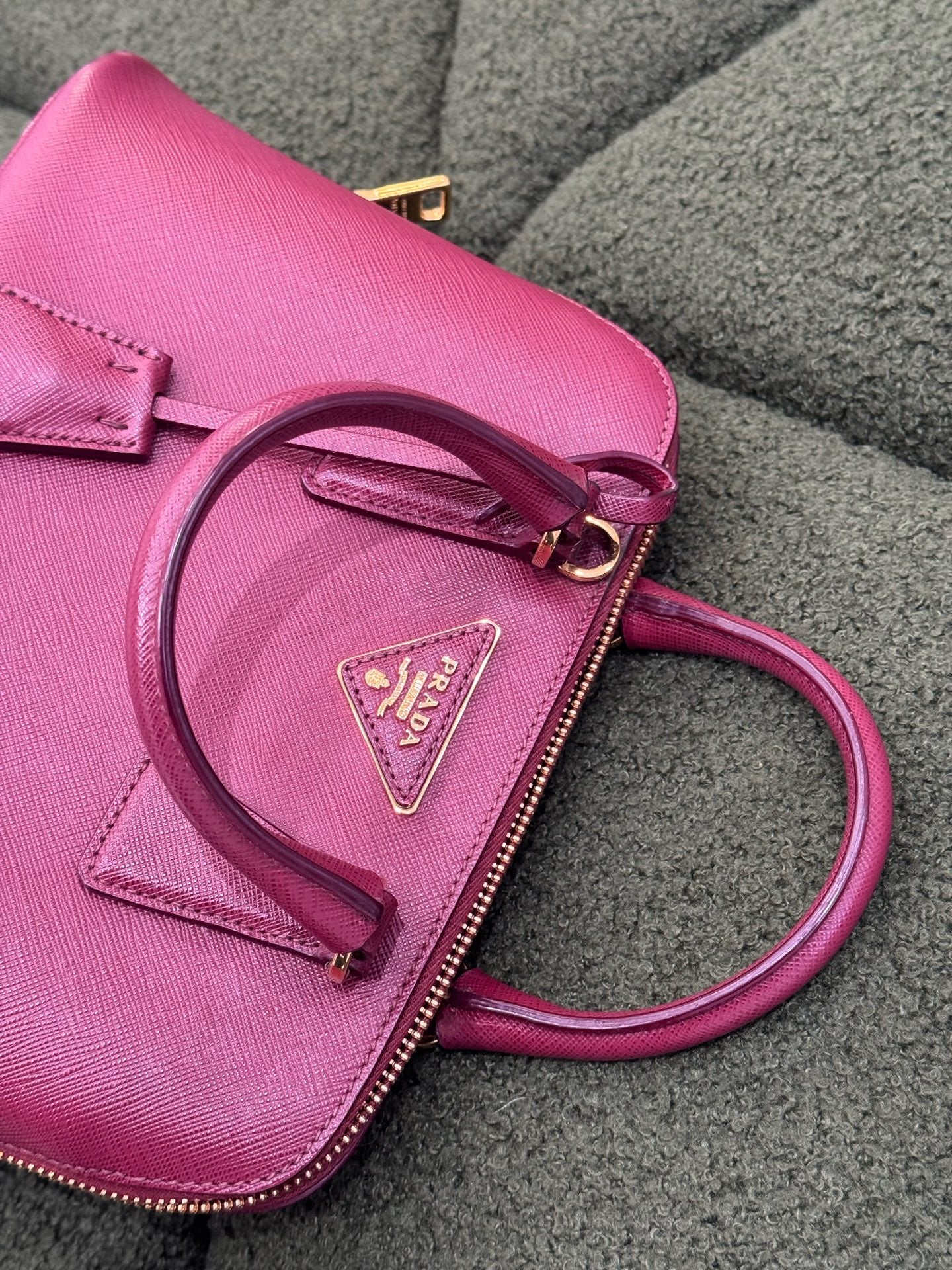 Prada - Saffiano Dome Satchel - Saffiano leather - Burgundy - (Small)