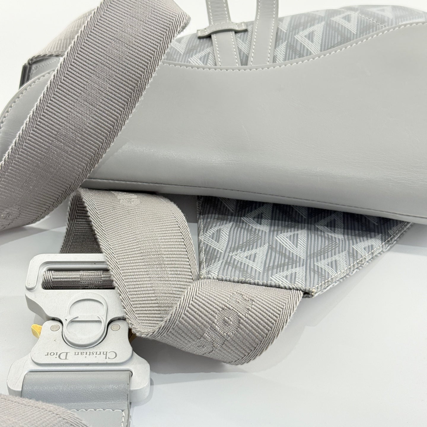 Dior - Saddle Bag - Dior Gravity technical fabric and smooth calfskin leather - Grey - (medium)