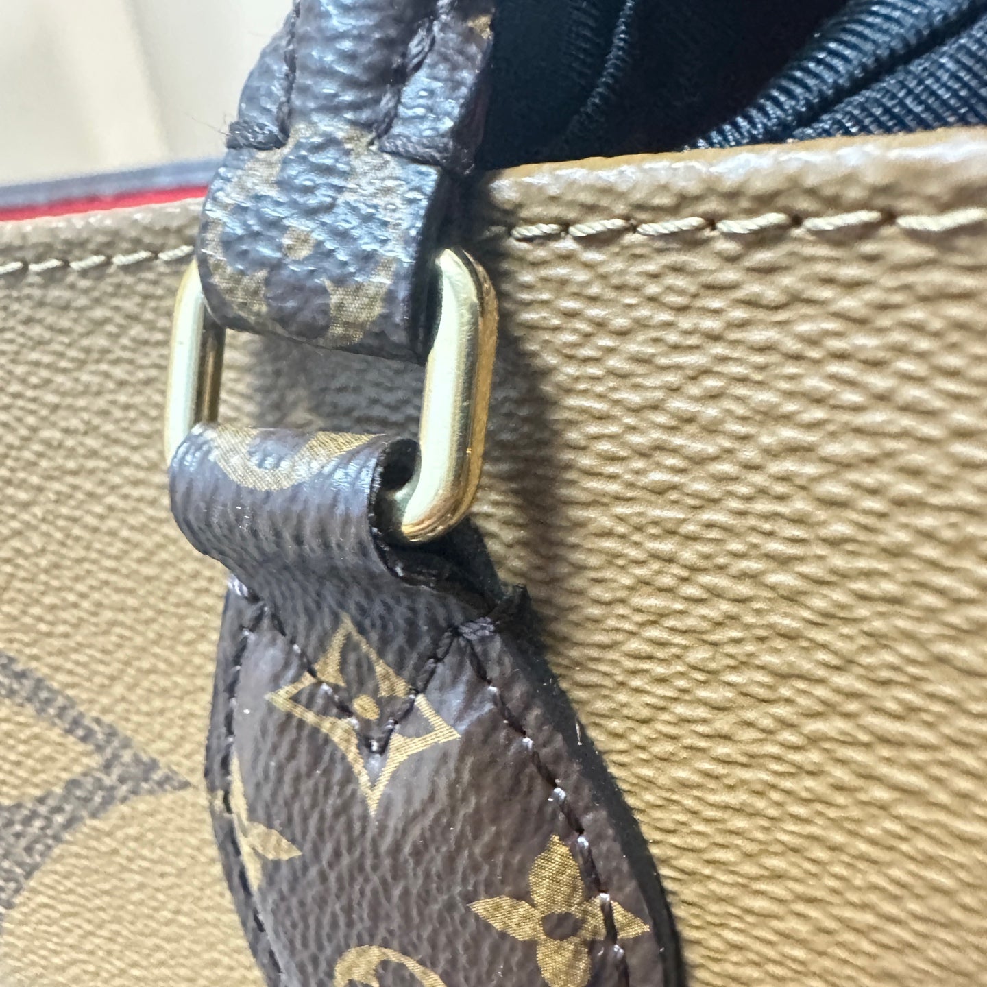 Louis Vuitton - Onthego GM - Monogram coated canvas, Leather trim - Brown, Beige, Red - (Large)