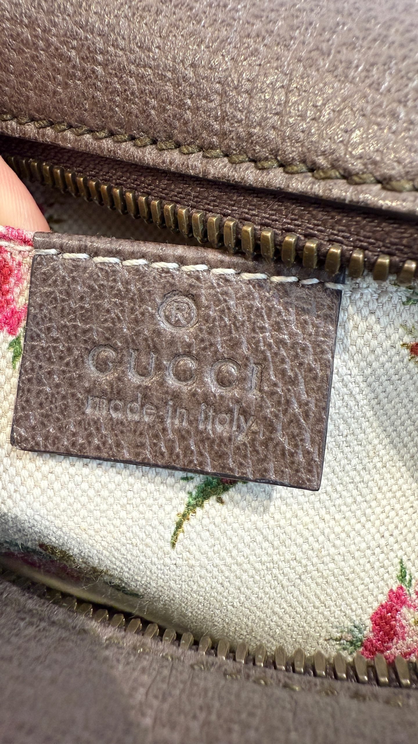 Gucci - Tiger Head Camera Bag - GG Supreme coated canvas with pebbled leather trim - Brown - (Small)