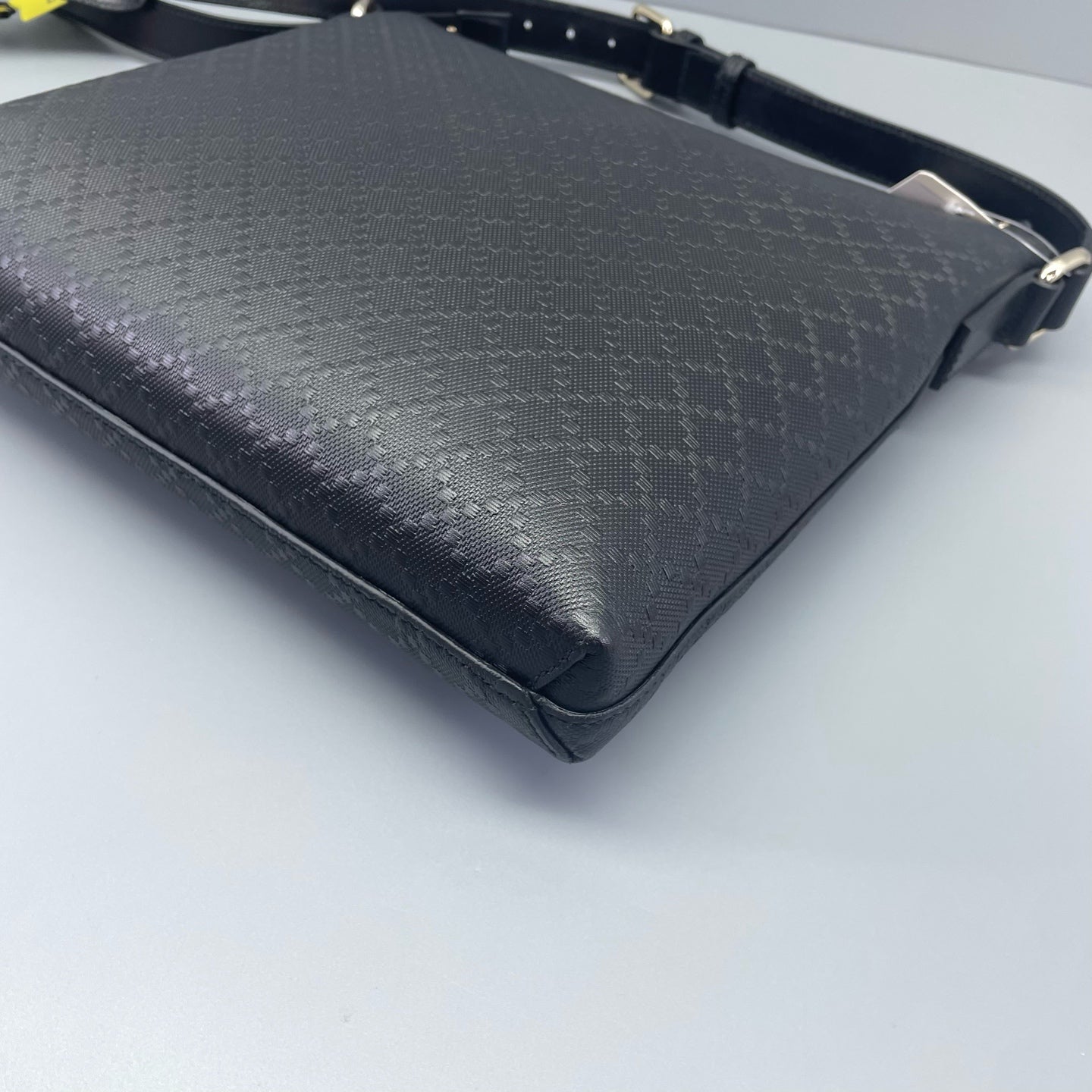 Gucci - Diamante Messenger Bag - Embossed leather - Black - (medium)