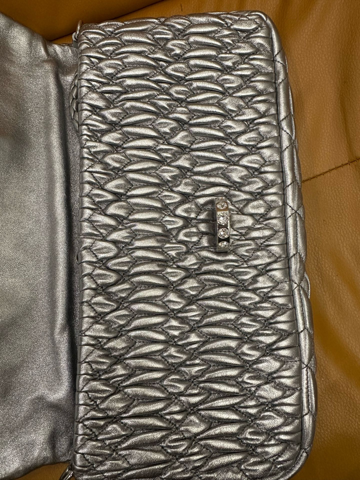 Miu Miu - Matelassé Large Gemstone Chain Shoulder Bag - Lambskin leather - Silver - (medium)