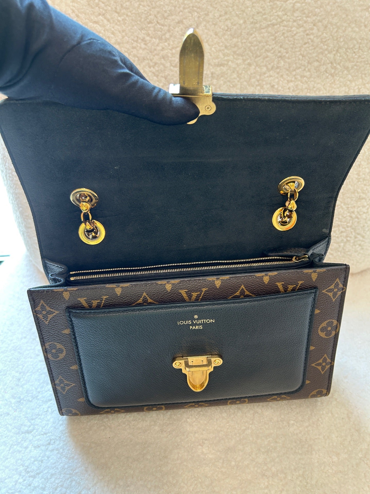 Louis Vuitton - Victoria Chain Bag - Monogram coated canvas with grained leather - Brown and Black - (small)