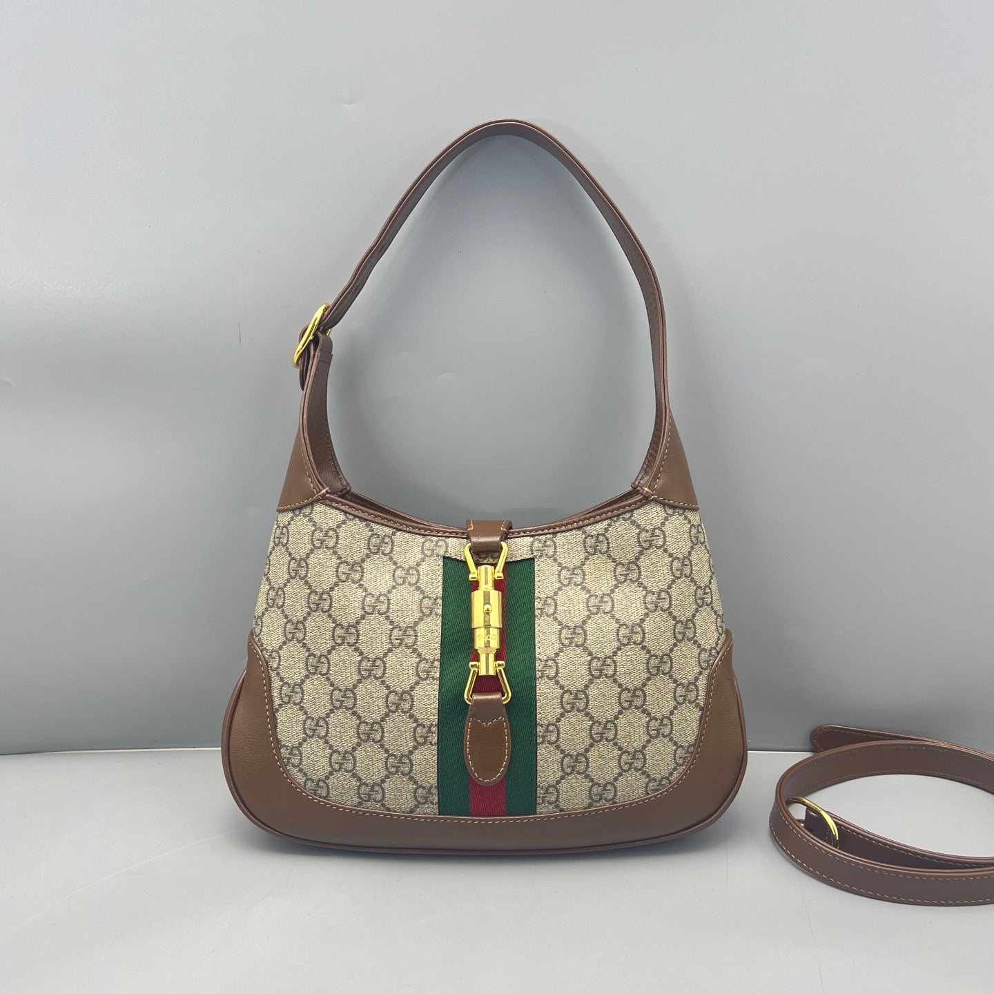 Gucci - Jackie 1961 Medium Shoulder Bag - GG Supreme canvas and Leather - Beige with Caramel accents and Green/Red Web - (medium)