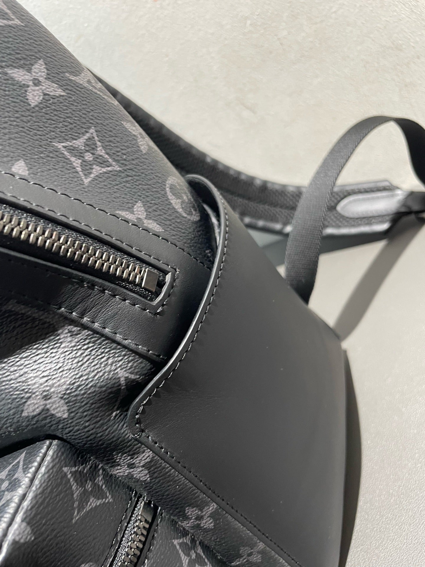 Louis Vuitton - Discovery Backpack Monogram Eclipse - Monogram Eclipse coated canvas with leather trim - Black - (medium)