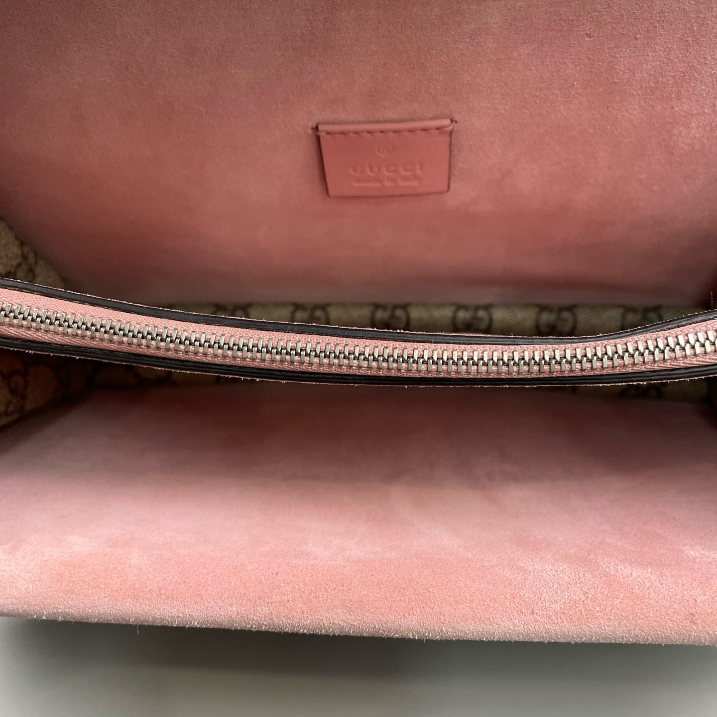 Gucci - Dionysus GG Supreme Shoulder Bag with Crystal Embellishment - GG Supreme coated canvas and pink suede leather with iridescent crystal embellishments - Beige, Pink and Multicolour crystals with Silver-Tone Hardware - (Medium)