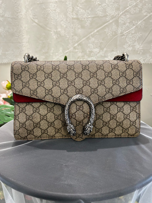 Gucci - Dionysus Shoulder Bag - GG Supreme canvas with suede interior and leather trim - Beige and ebony GG Supreme with red interior and antiqued silver-tone hardware - (Medium)