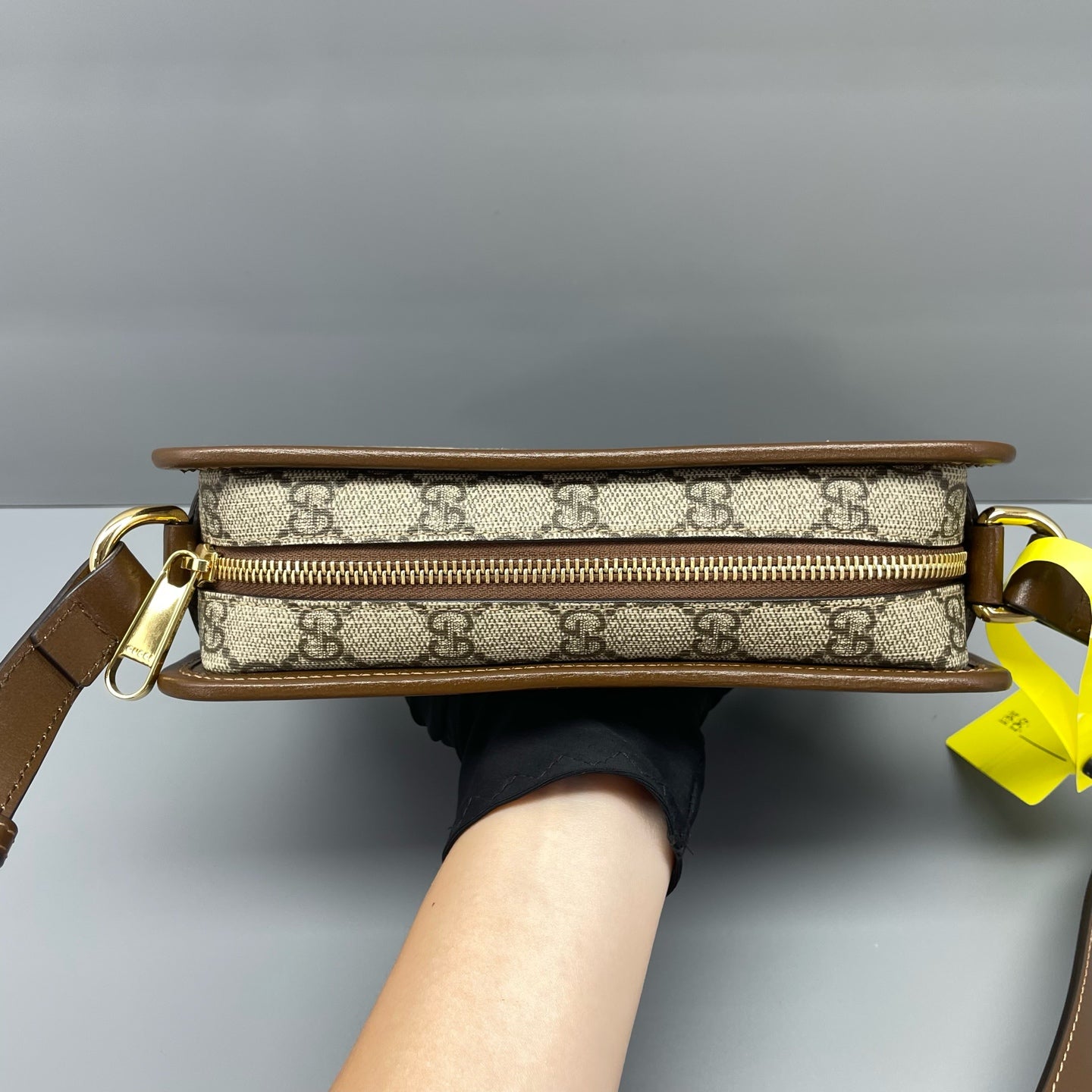 Gucci - Retro Monogram Camera Bag - GG Supreme canvas with leather trim - Brown - (Small)