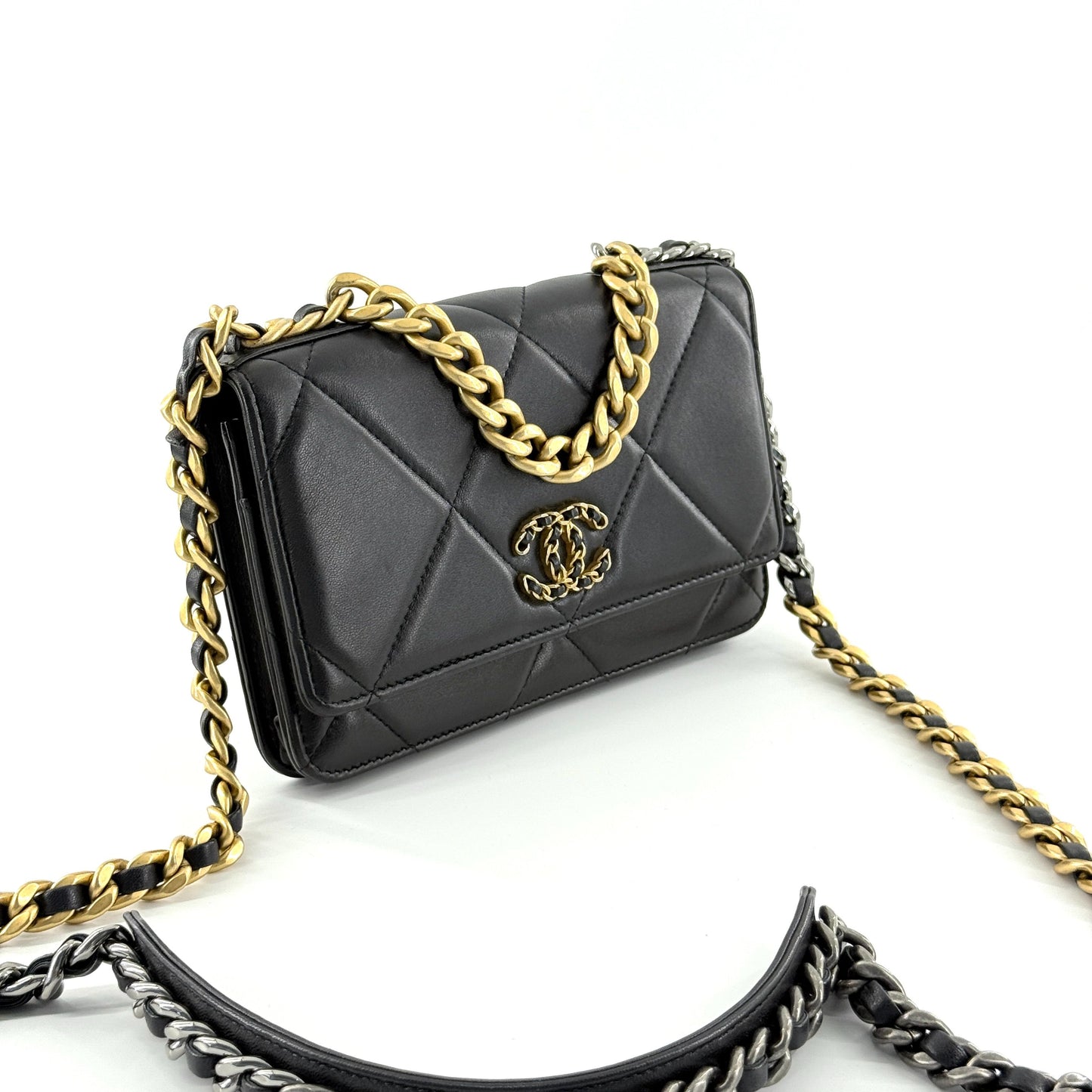 Chanel - 19 Bag WOC - Lambskin leather - Black - (mini)