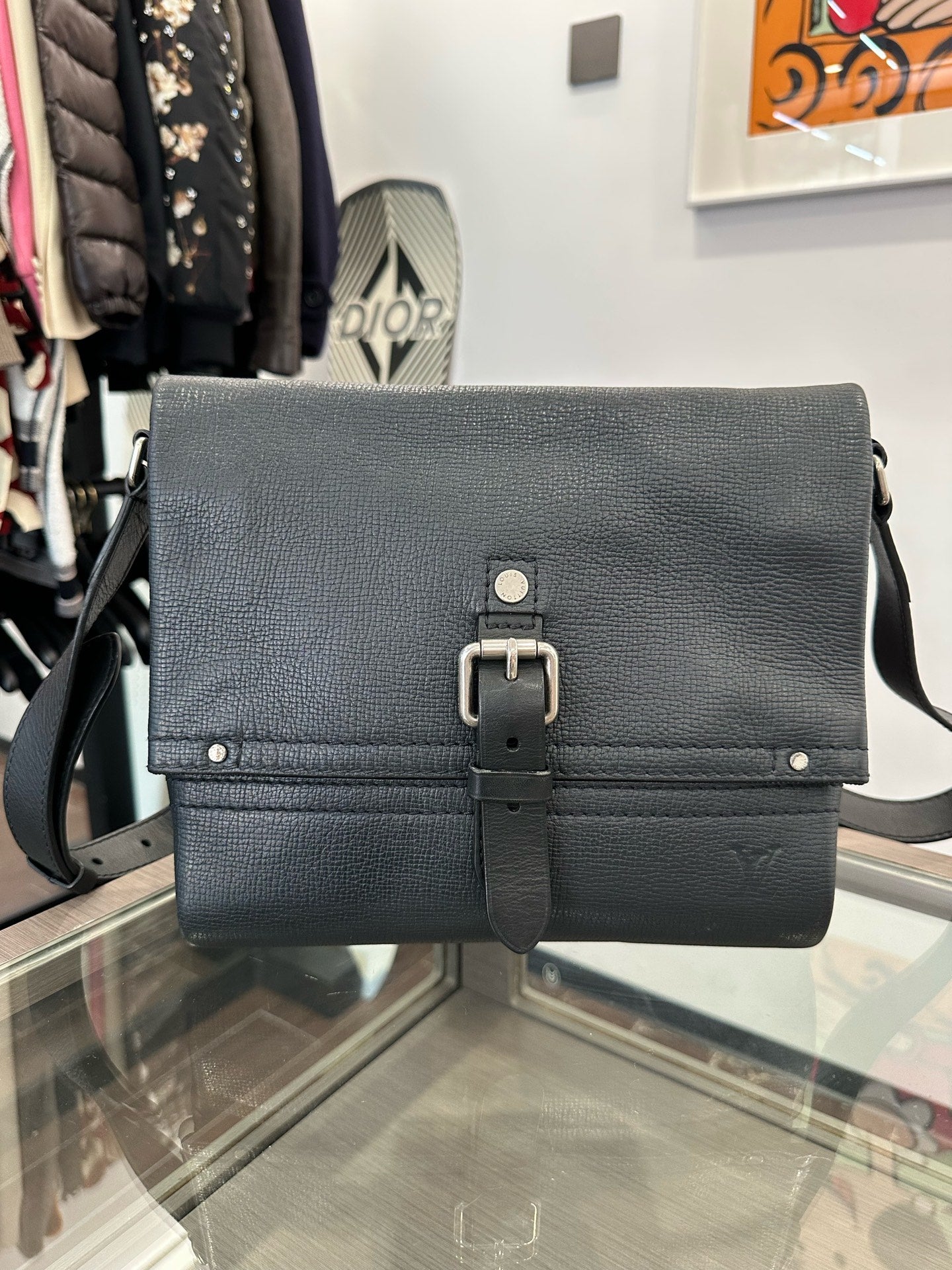 Louis Vuitton - Classic Messenger Bag - Grained leather - Black - (medium)