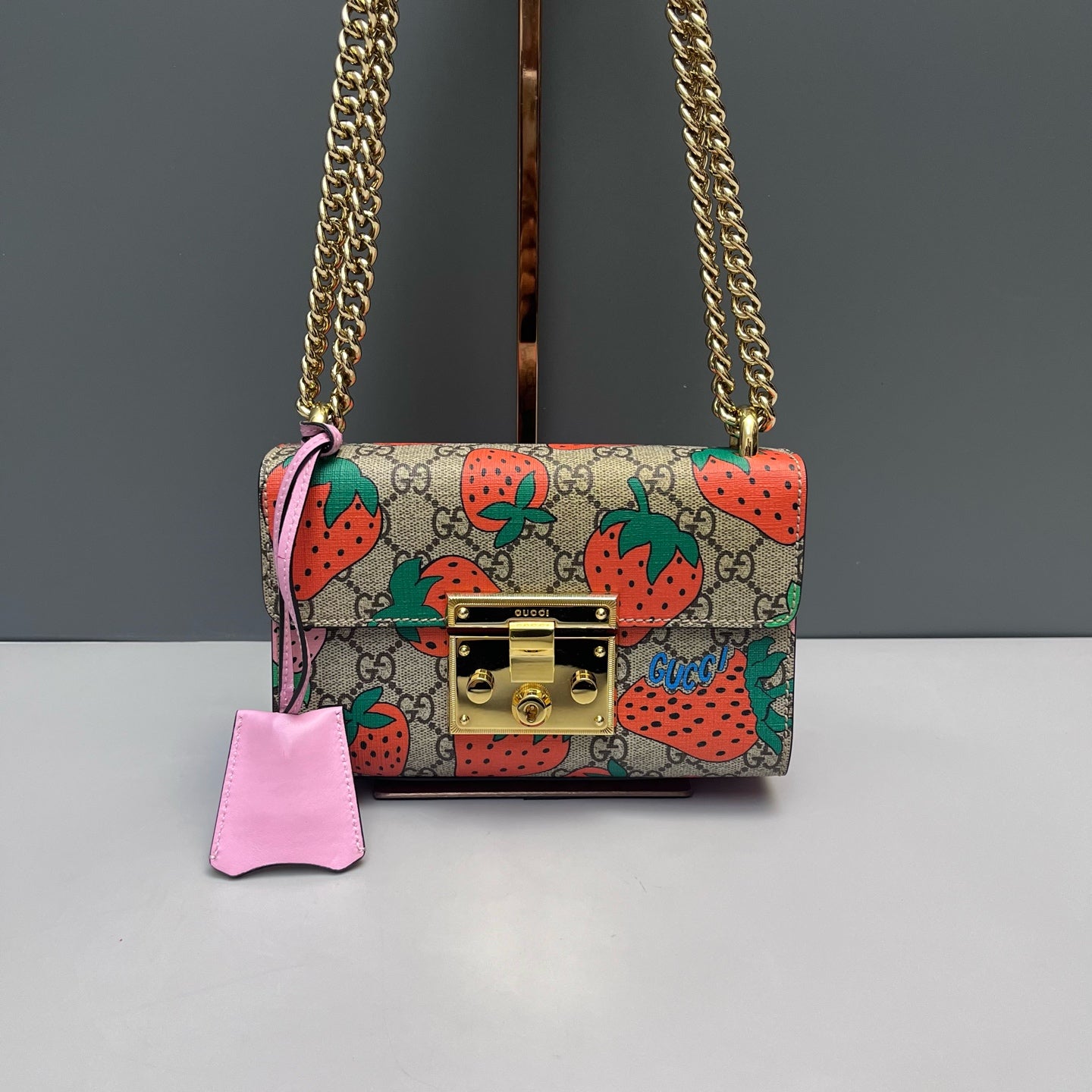 Gucci - Padlock GG Supreme Strawberry Print Small - Coated canvas with leather trim and suede lining - Beige, Pink, Red, Green - (small)