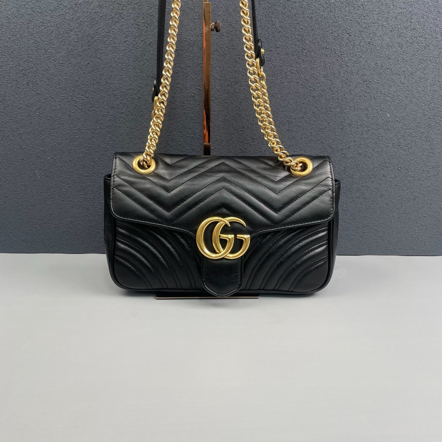 Gucci - GG Marmont Matelassé Shoulder Bag - Leather - Black - (Medium)