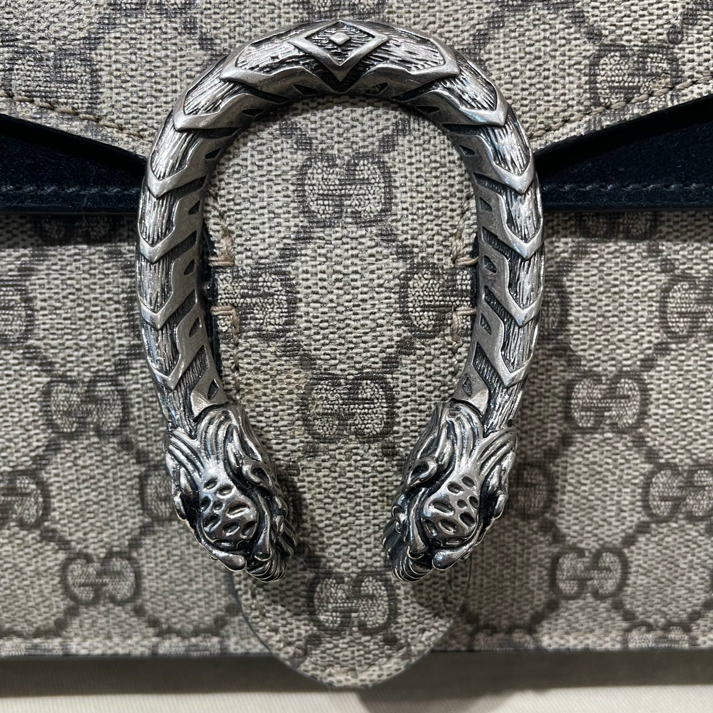 Gucci - Dionysus Medium Shoulder Bag - GG Supreme coated canvas with suede trim and interior lining - Beige and Black - (Medium)