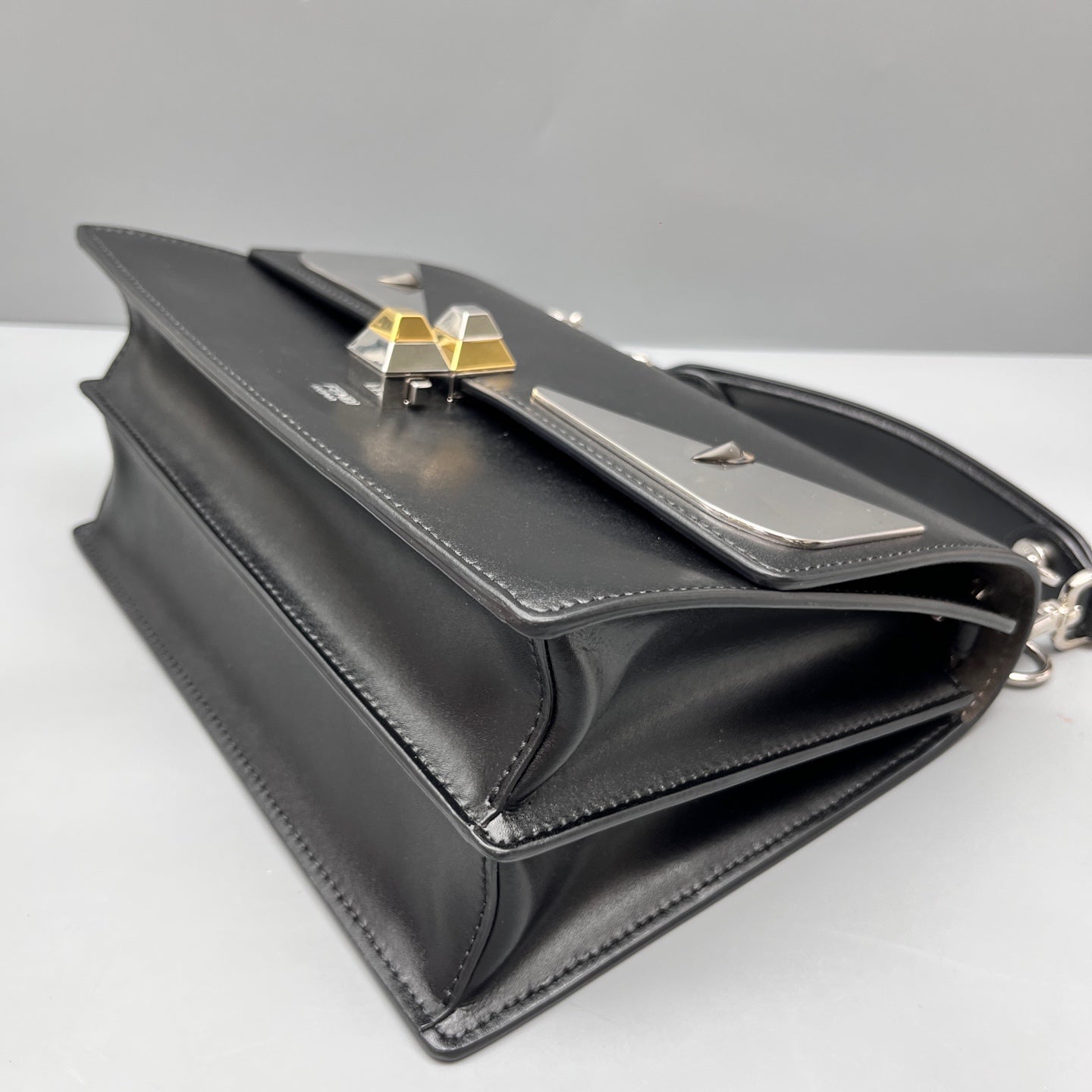Fendi - Monster Messenger Bag - Leather - Black - (medium)