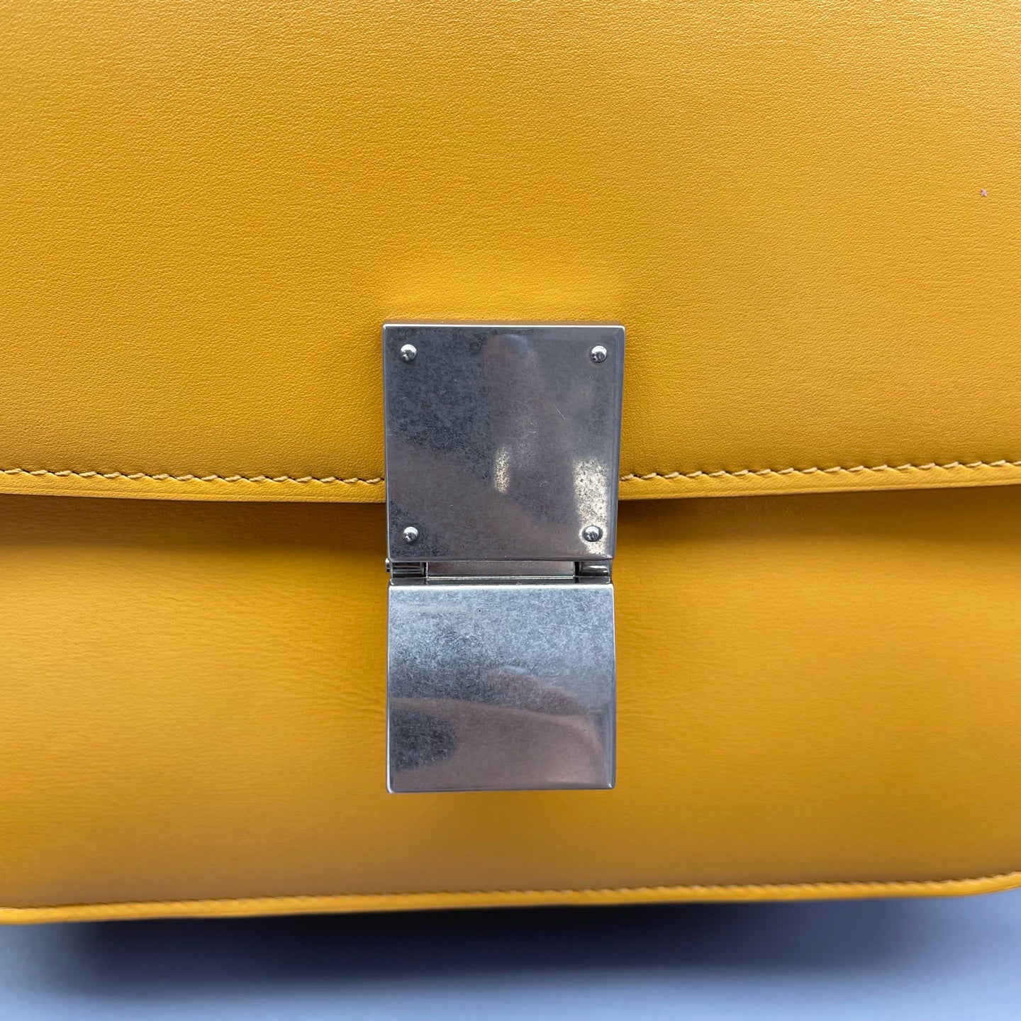 Celine - Box Bag - Smooth calfskin leather - Amber Yellow - (Medium)
