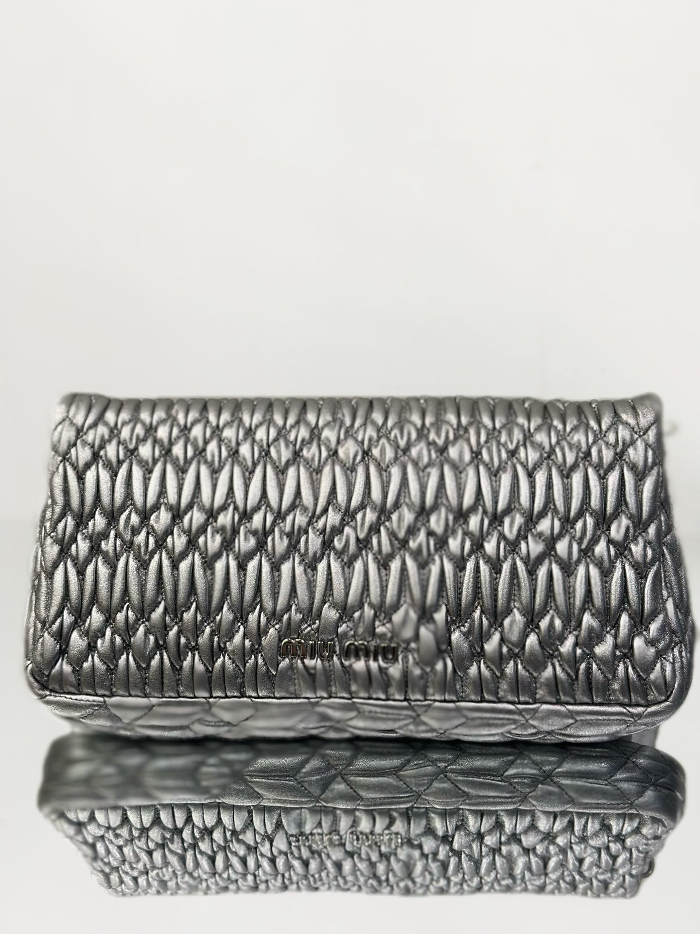 Miu Miu - Matelassé Large Gemstone Chain Shoulder Bag - Lambskin leather - Silver - (medium)