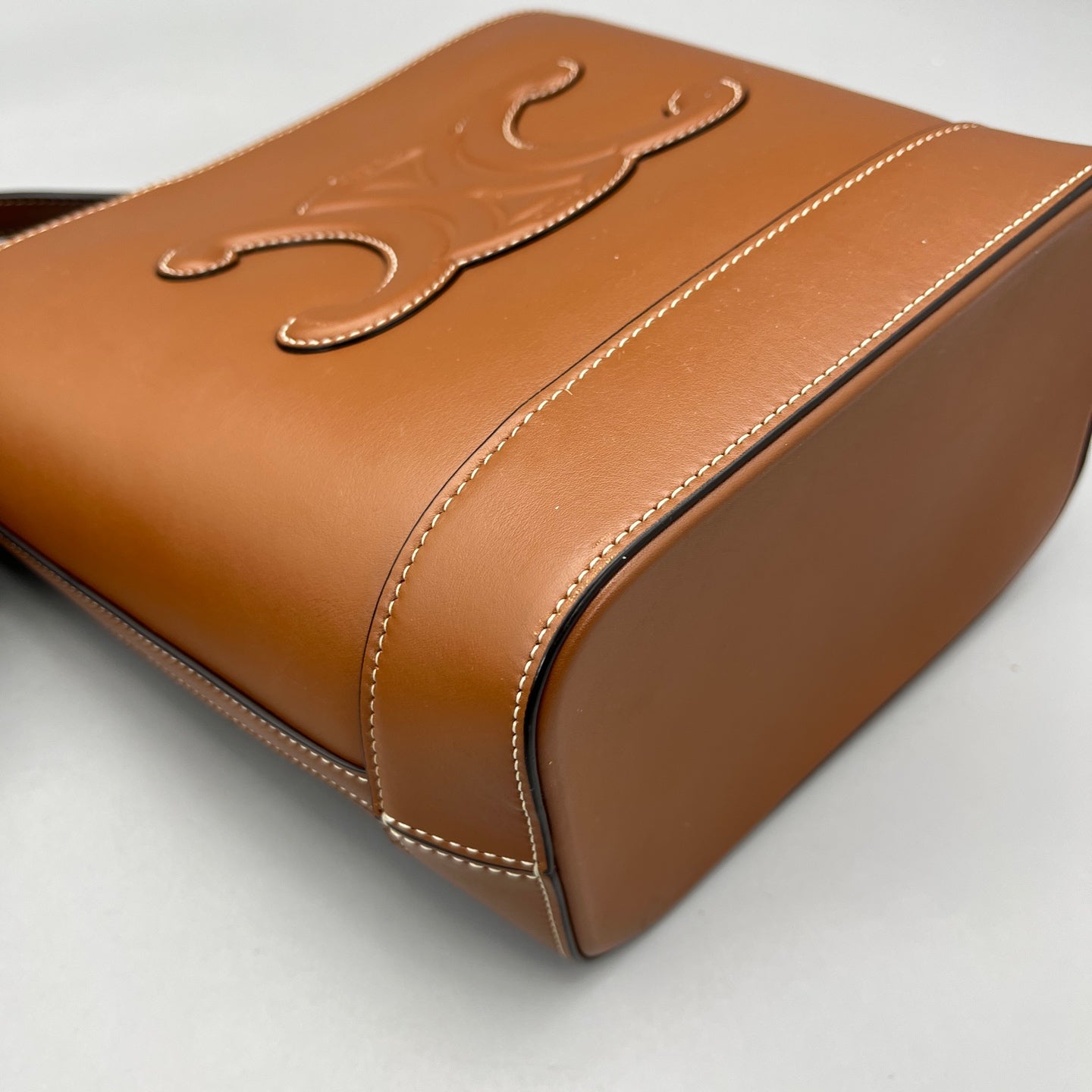Celine - Triomphe Bucket Bag - Leather - Brown - (medium)