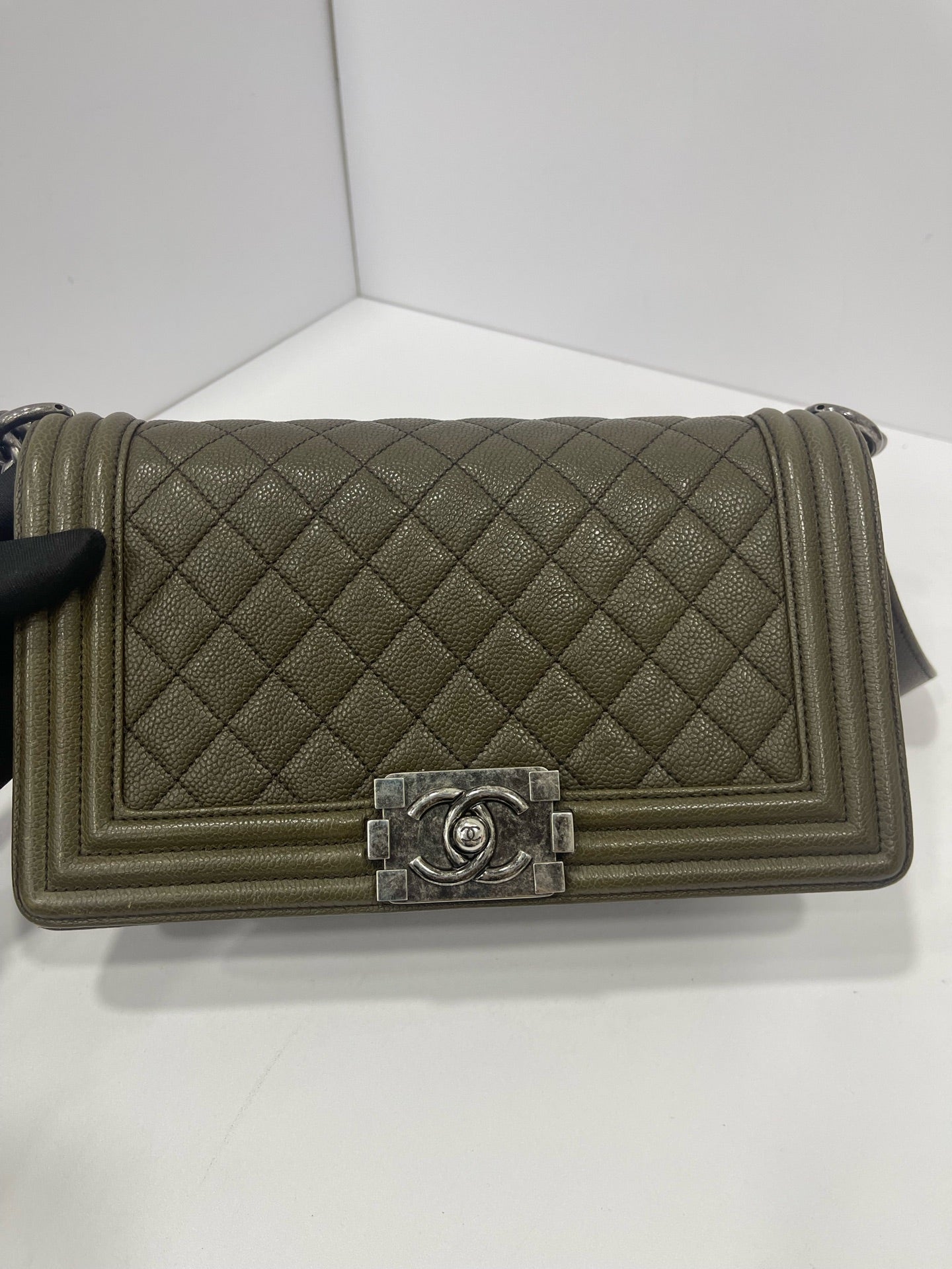 Chanel - Boy Bag Medium - Grained calfskin leather - Olive Green - (Medium)