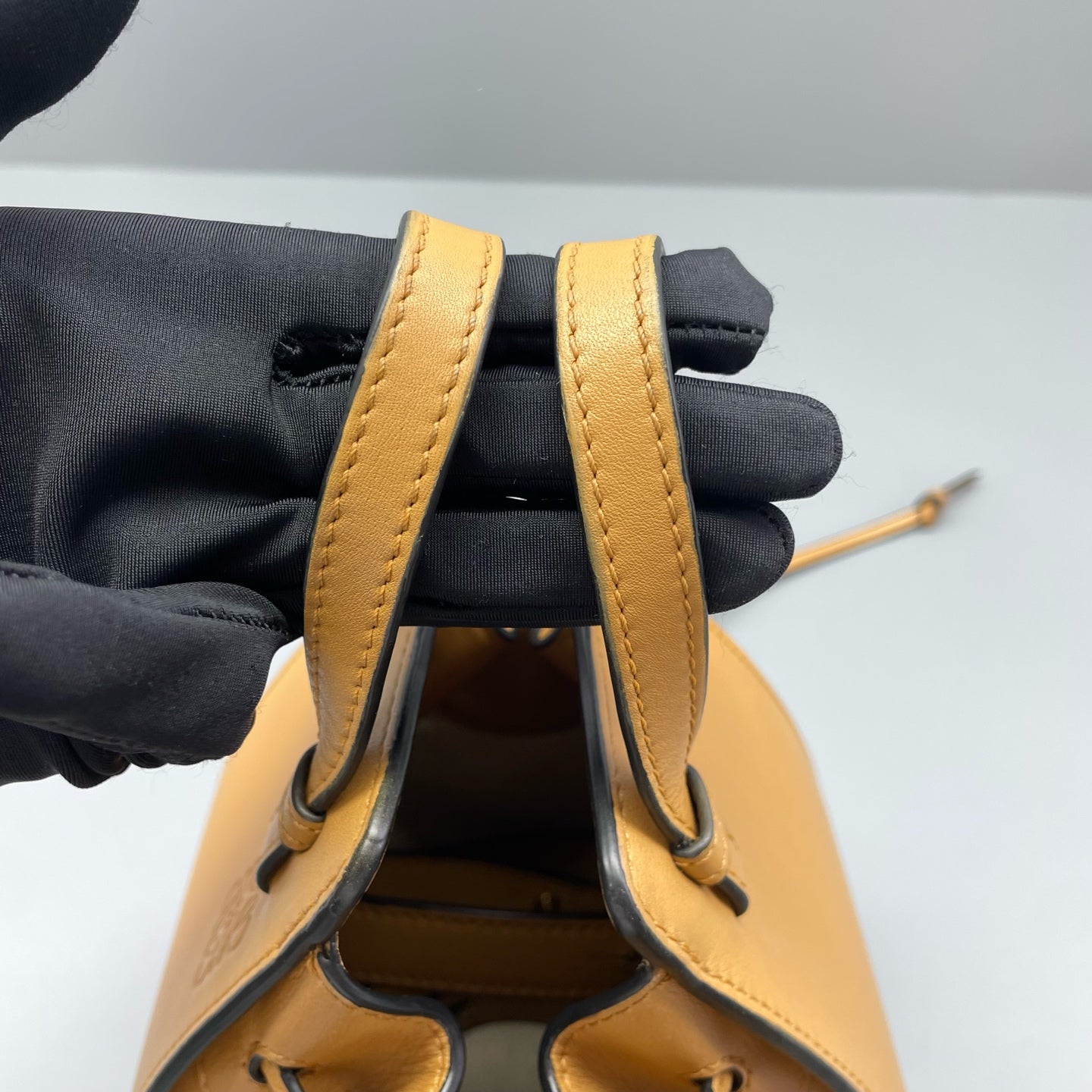 Loewe - Hammock Mini Bag - Calfskin leather - Caramel - (mini)