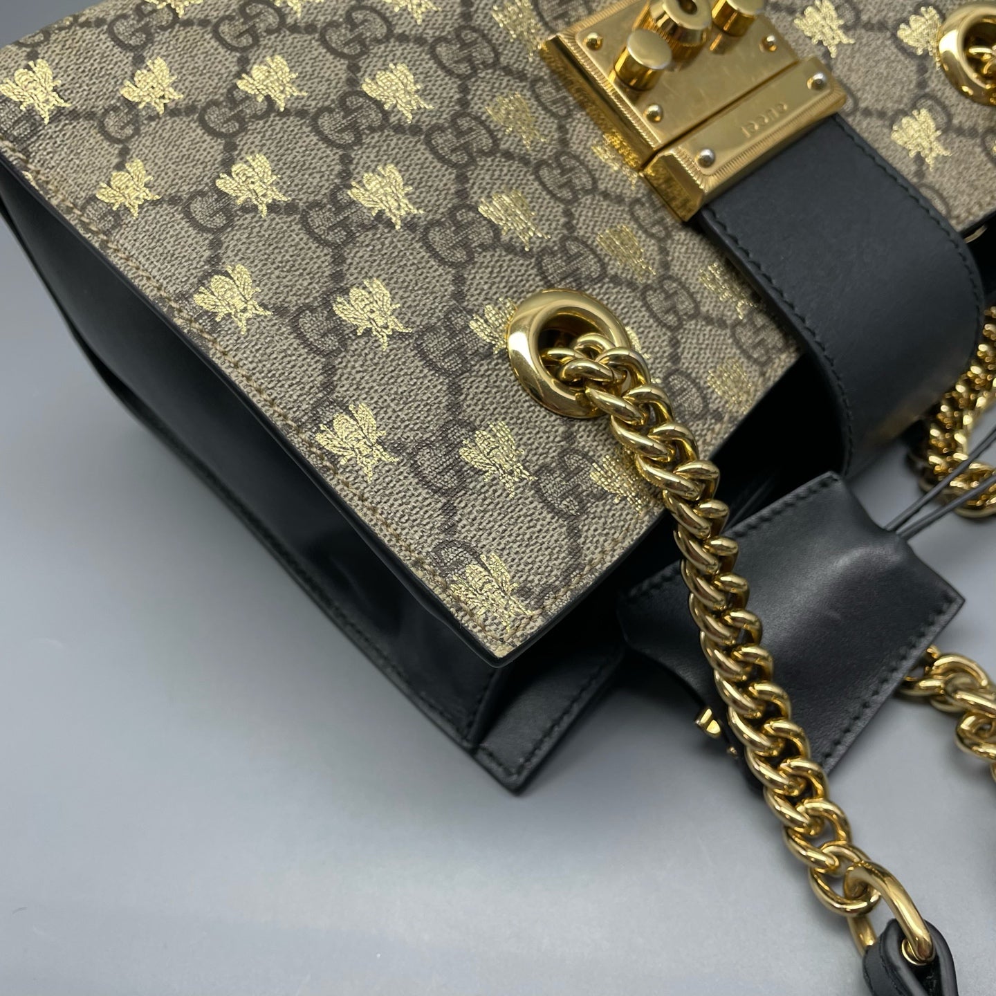 Gucci - Padlock Small GG Supreme Bee Shoulder Bag (261710) - GG Supreme coated canvas with leather trim - Beige and Black with Gold Accents - (small)