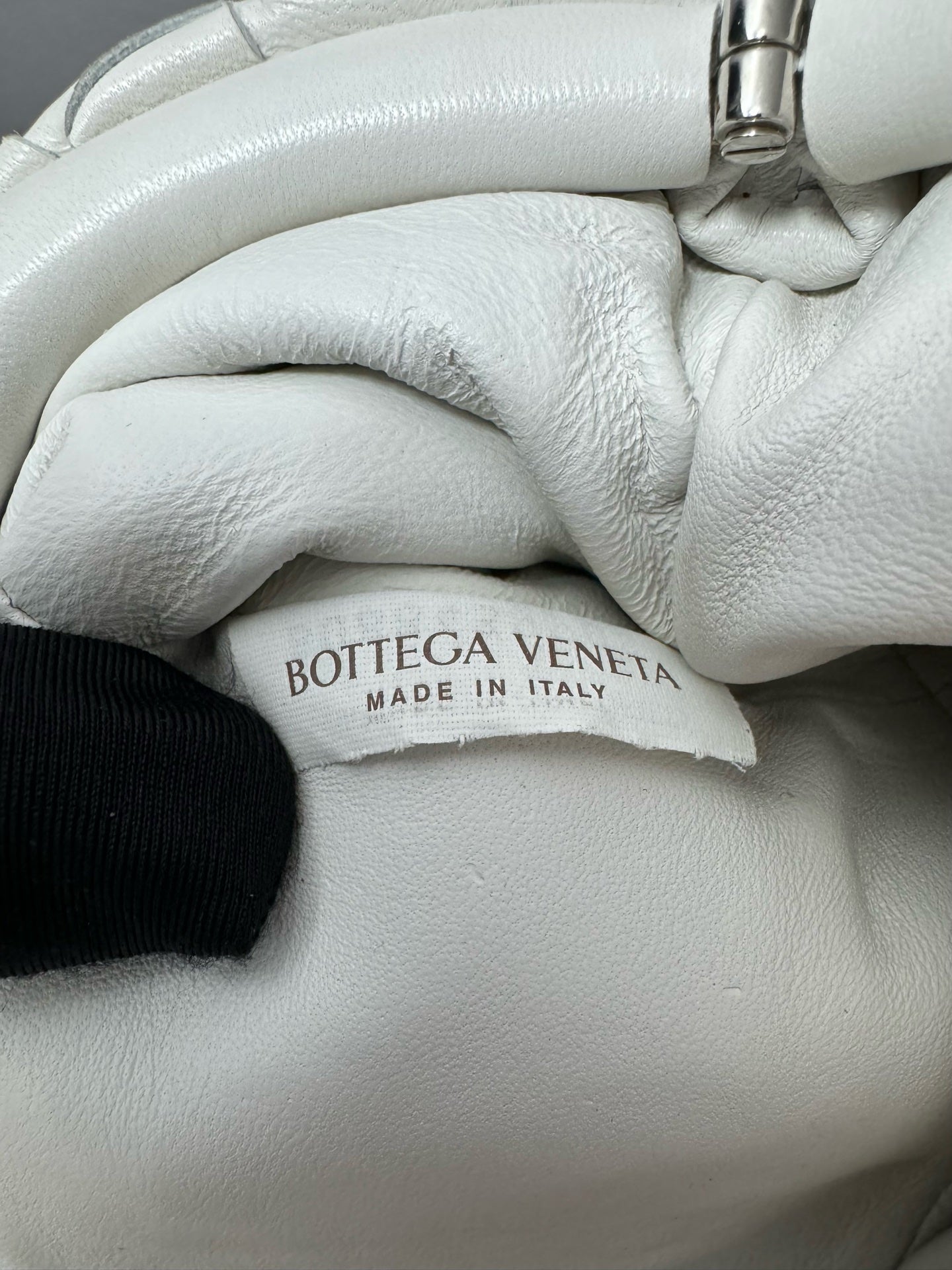 Bottega Veneta - The Mini Pouch - Lambskin leather - White - (mini)