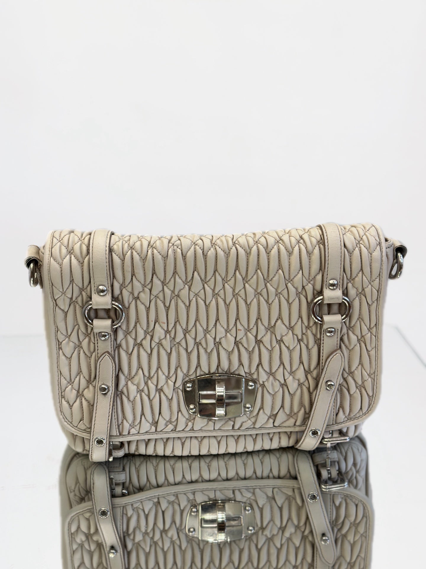 Miu Miu - Matelassé Messenger Bag - Lambskin leather - Beige - (Medium)