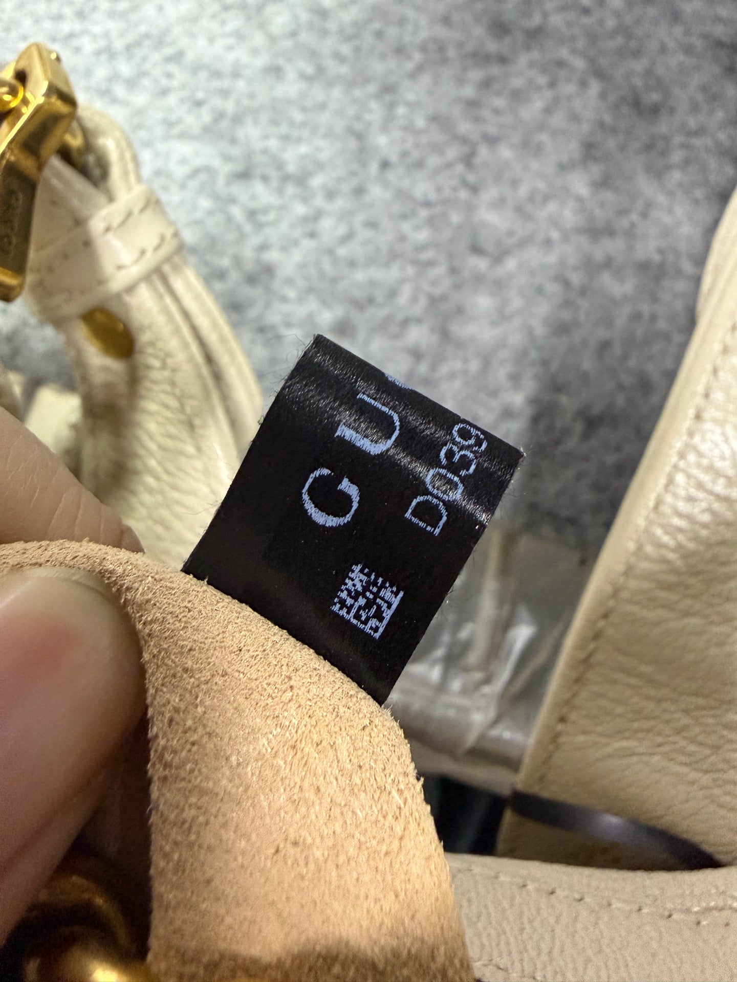 Gucci - Aphrodite Half-Moon Shoulder Bag - Pebbled cowhide leather - Beige with Gold-Tone Hardware - (small)