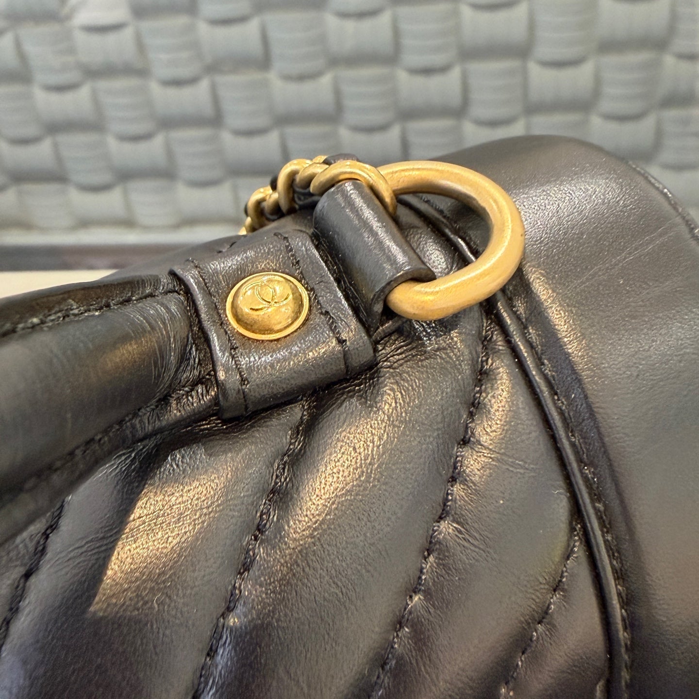 Chanel - Top Handle Messenger Flap Bag - Calfskin leather - Black - (small)
