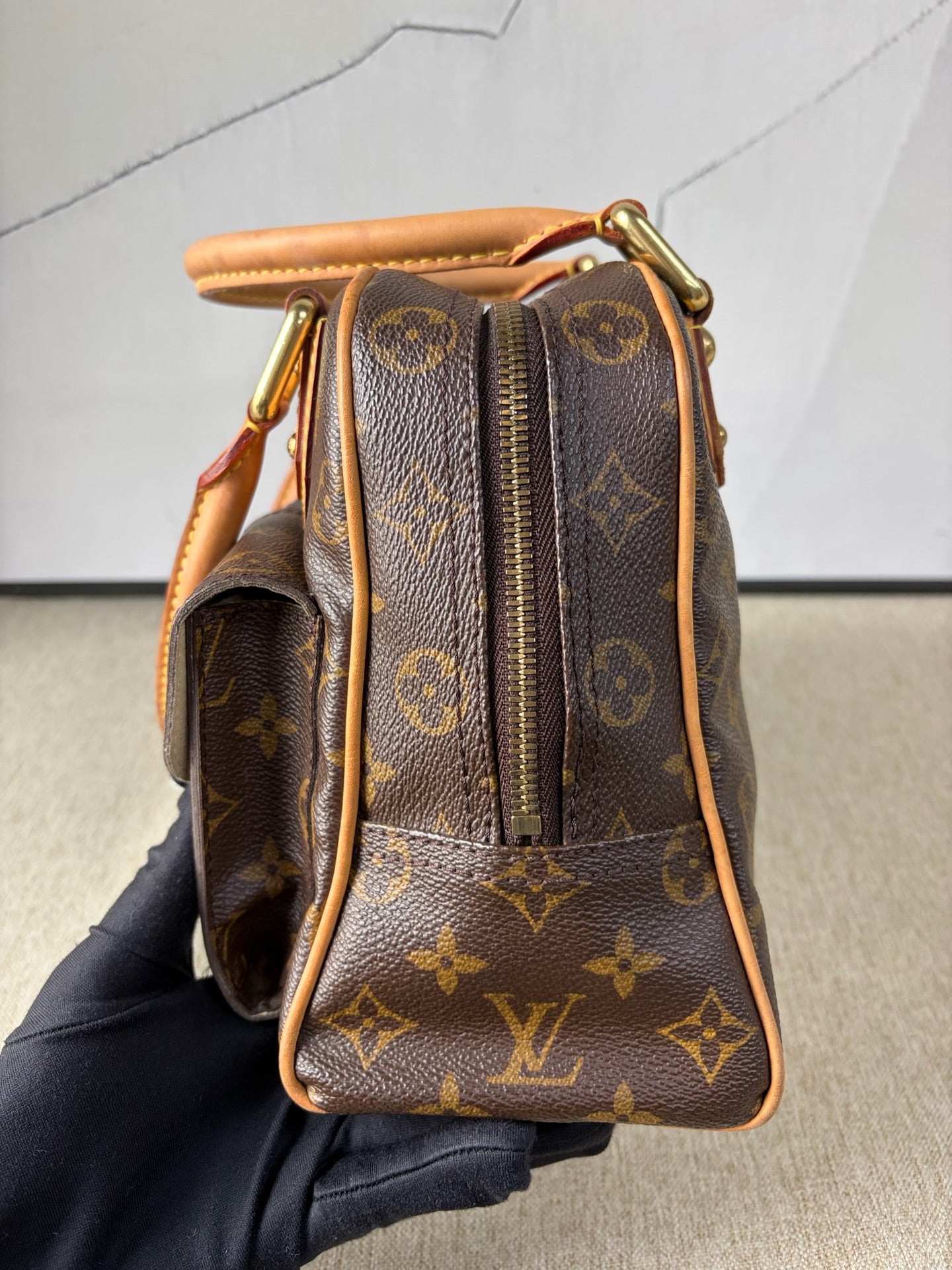 Louis Vuitton - Manhattan PM - Monogram canvas with Vachetta leather trim - Brown - (small)
