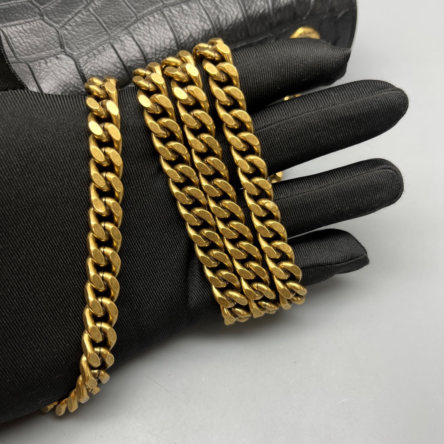 Saint Laurent - Monogram Chain Bag - Crocodile-embossed cowhide leather - Black - (medium)