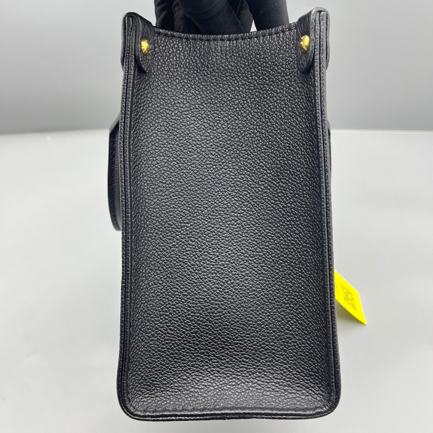 Louis Vuitton - Onthego Small - Leather - Black - (small)