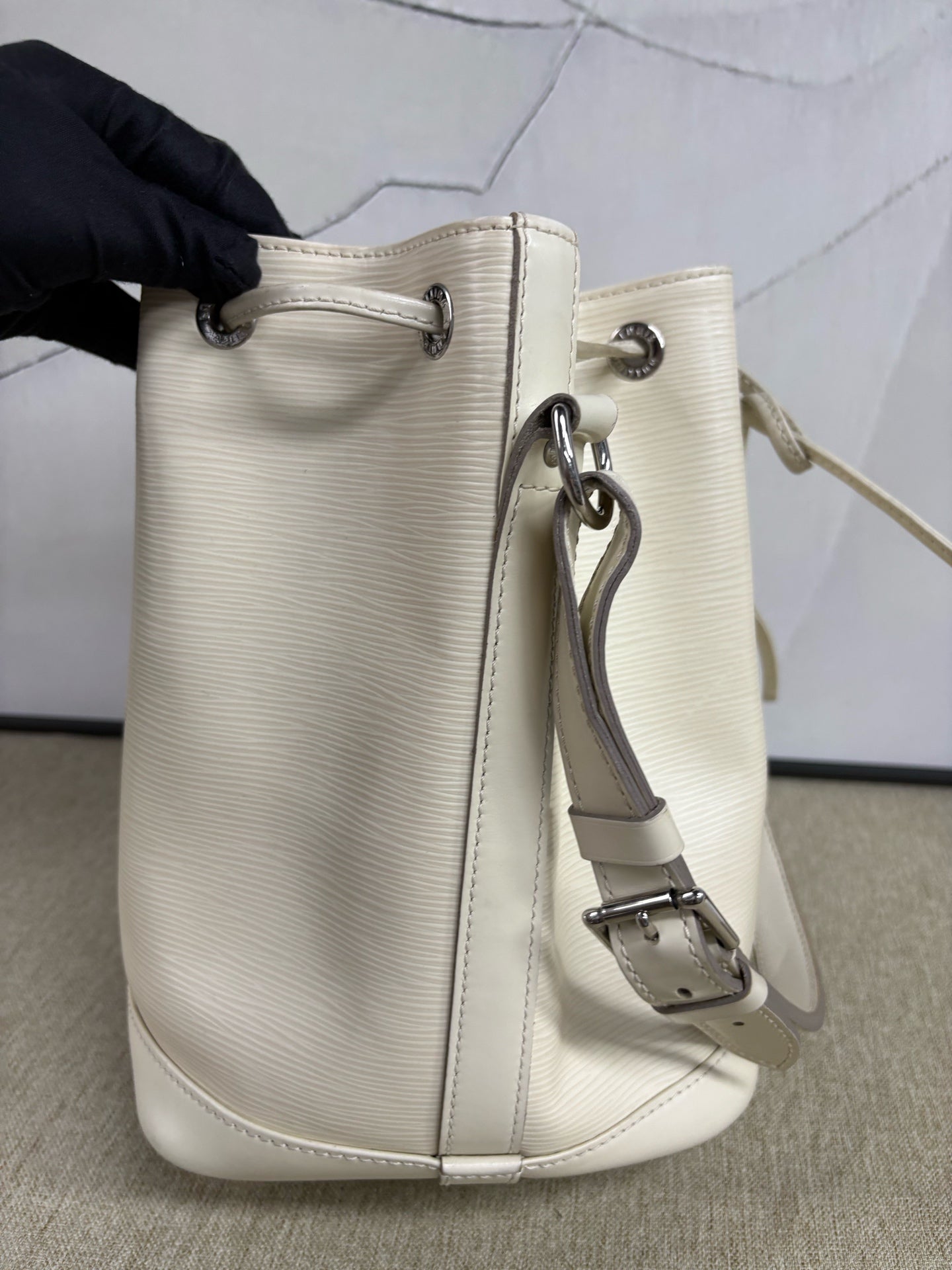 Louis Vuitton - Neonoe - Epi leather - Beige - (Medium)