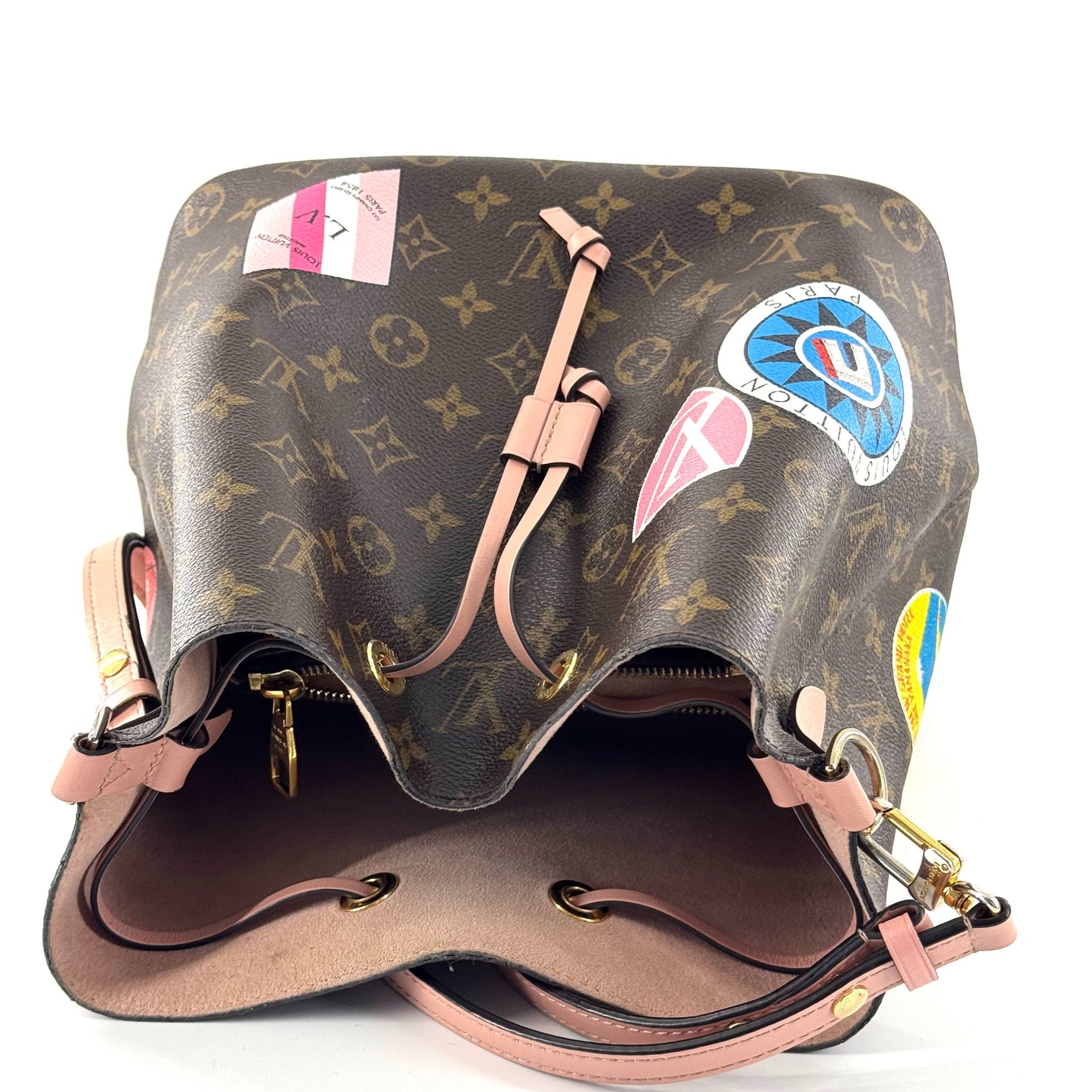 Louis Vuitton - NeoNoé World Tour/Patches - Monogram coated canvas with cowhide leather trim - Brown, Pink, Multicolour - (Medium)
