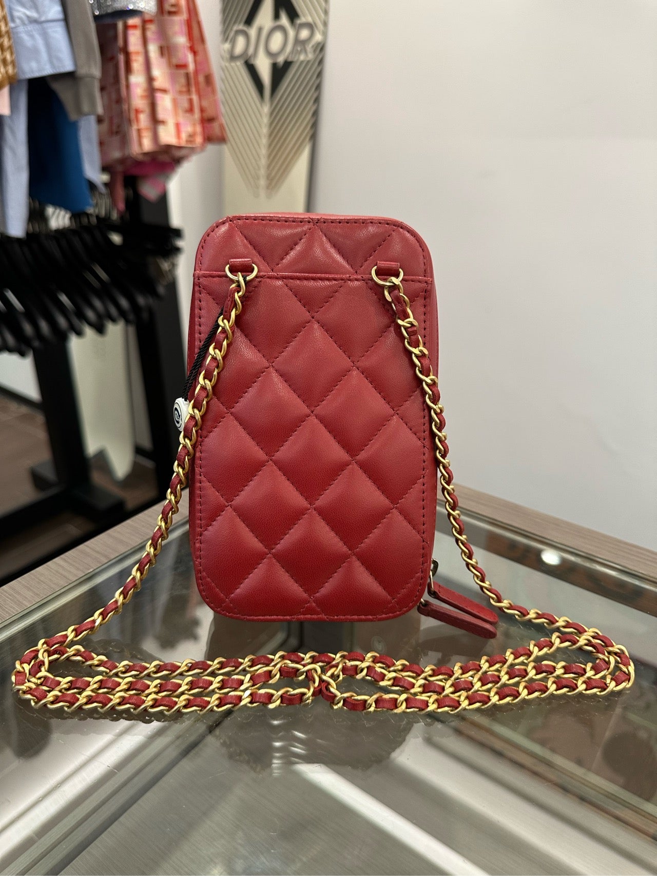 Chanel - Vertical Phone Holder Bag with Enamel CC - Lambskin leather - Red - (mini)