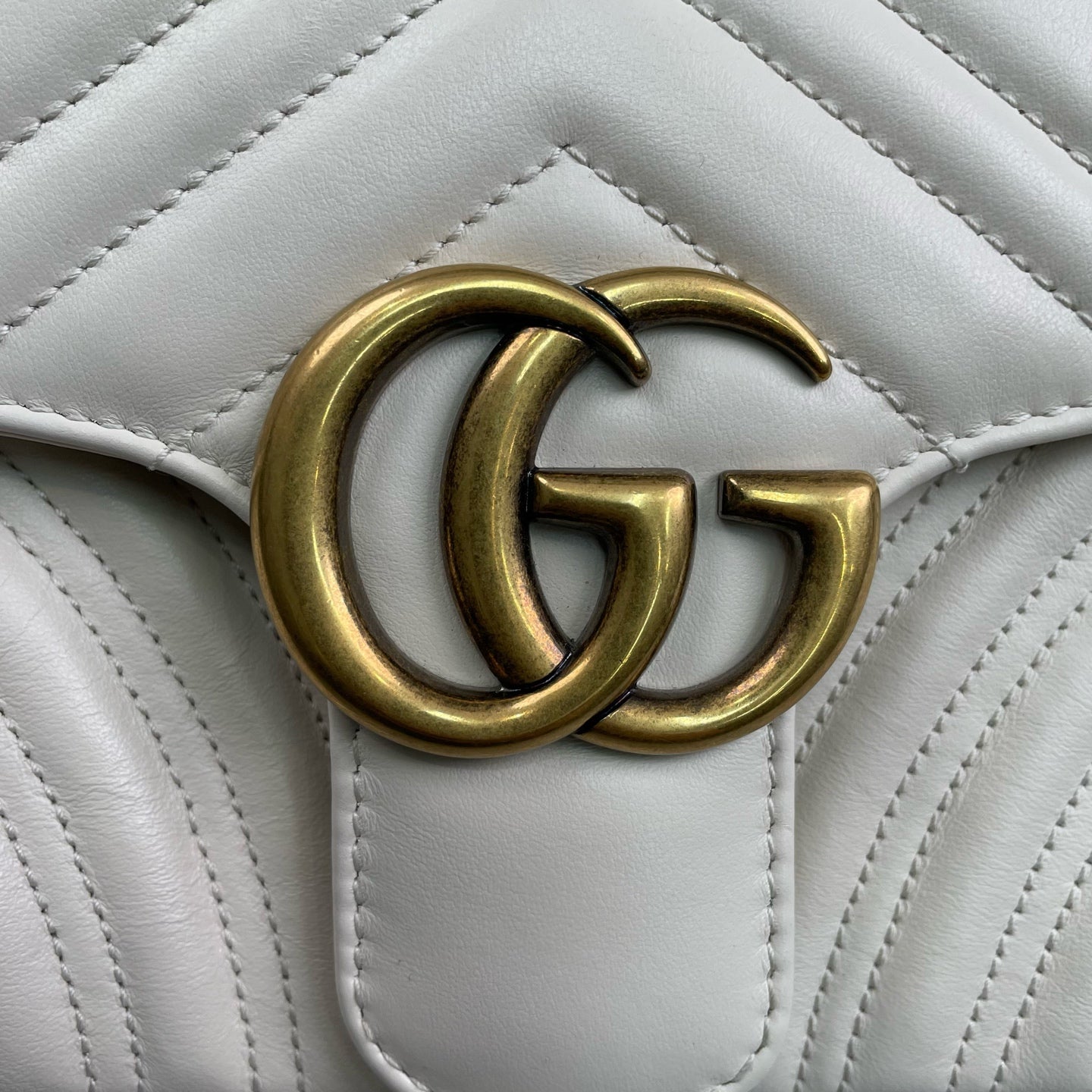 Gucci - GG Marmont Matelassé Shoulder Bag - Leather - White - (Medium)
