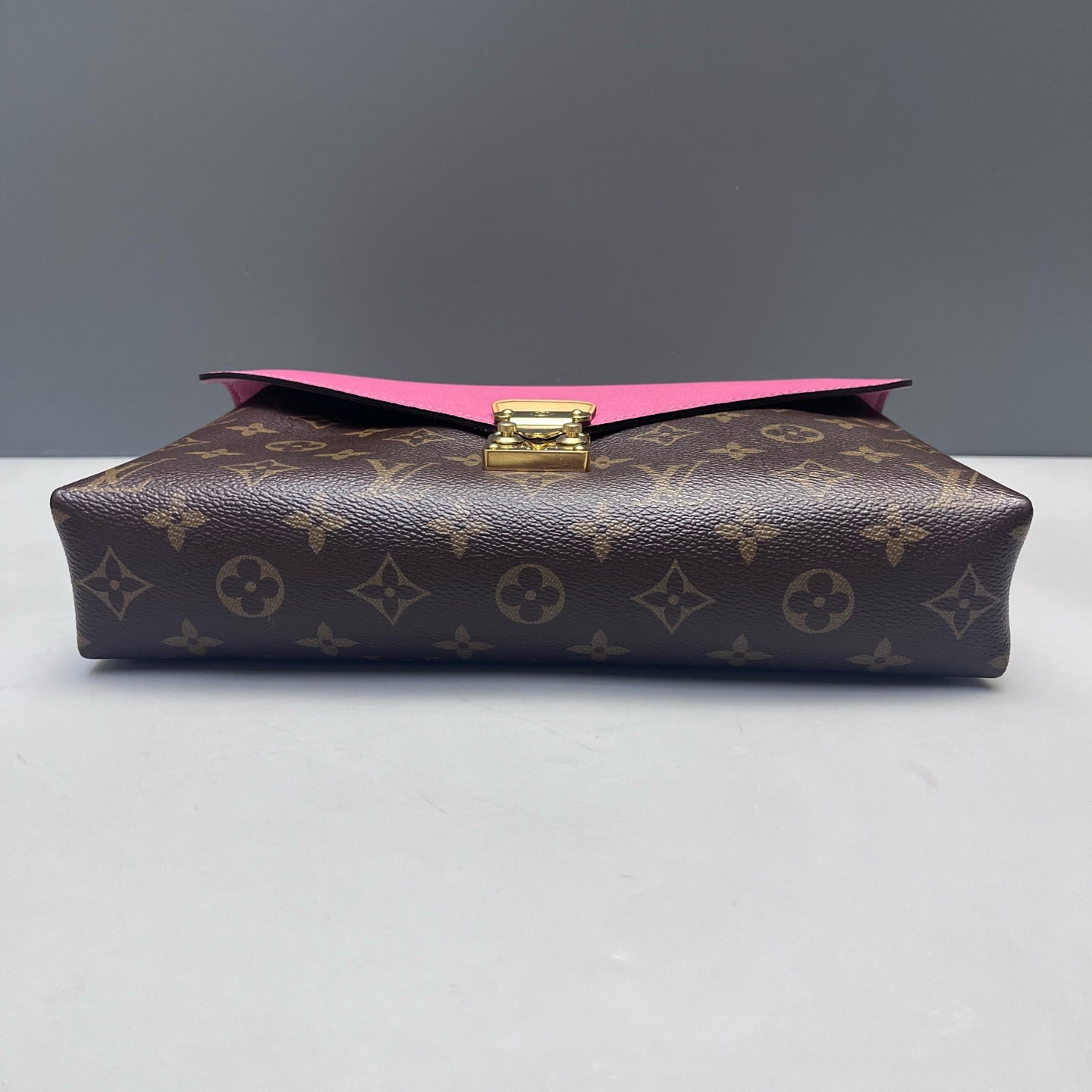 Louis Vuitton - Pallas Chain Envelope Bag - Monogram canvas and grain leather - Pink and Brown - (small)