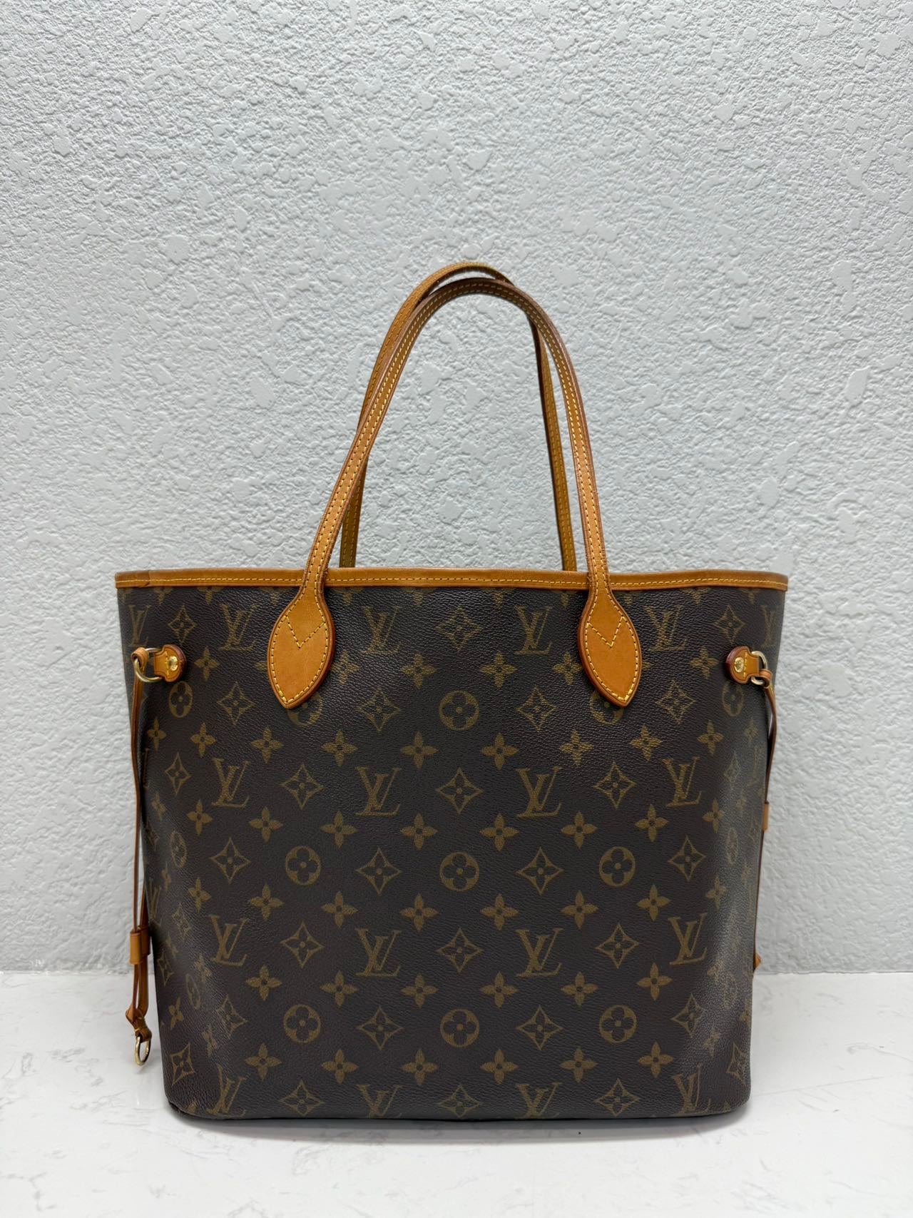 Louis Vuitton - Neverfull MM - Monogram coated canvas with natural cowhide leather trim - Brown - (Medium)
