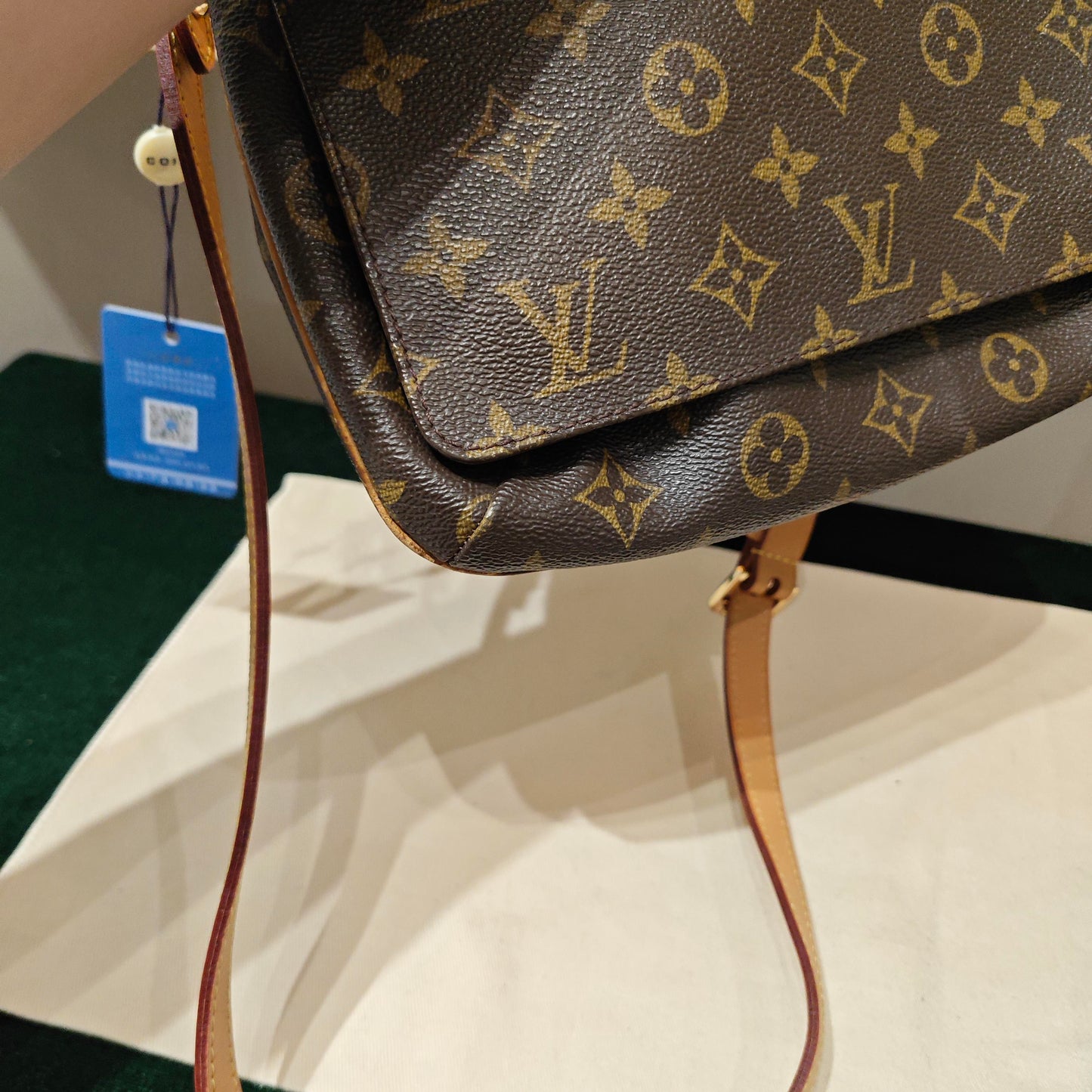 Louis Vuitton - Pochette Bosphore - Monogram coated canvas with vachetta leather trim and textile lining - Brown - (small)