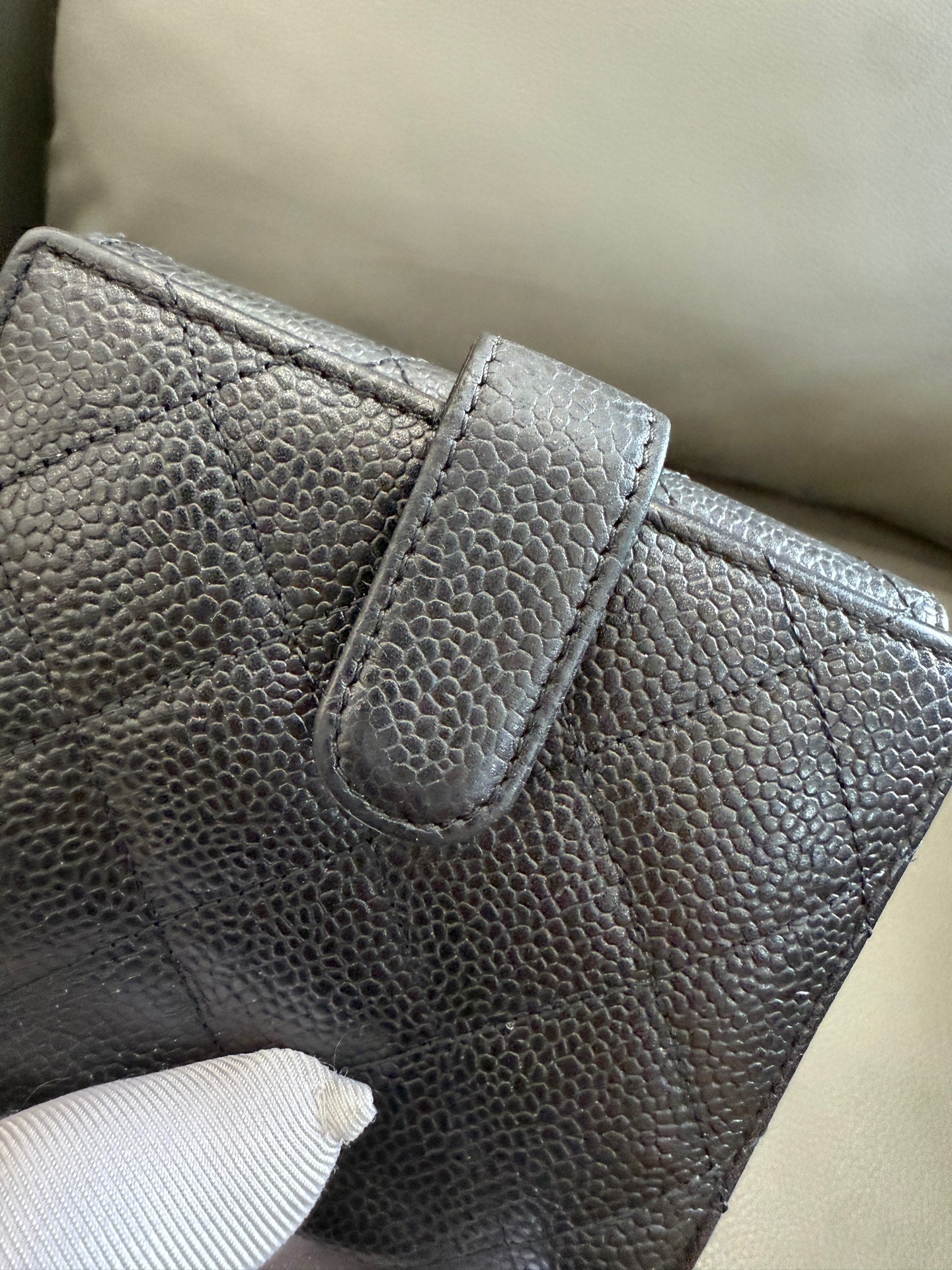 Chanel - Tri-fold Wallet - Caviar leather - Black - (small)