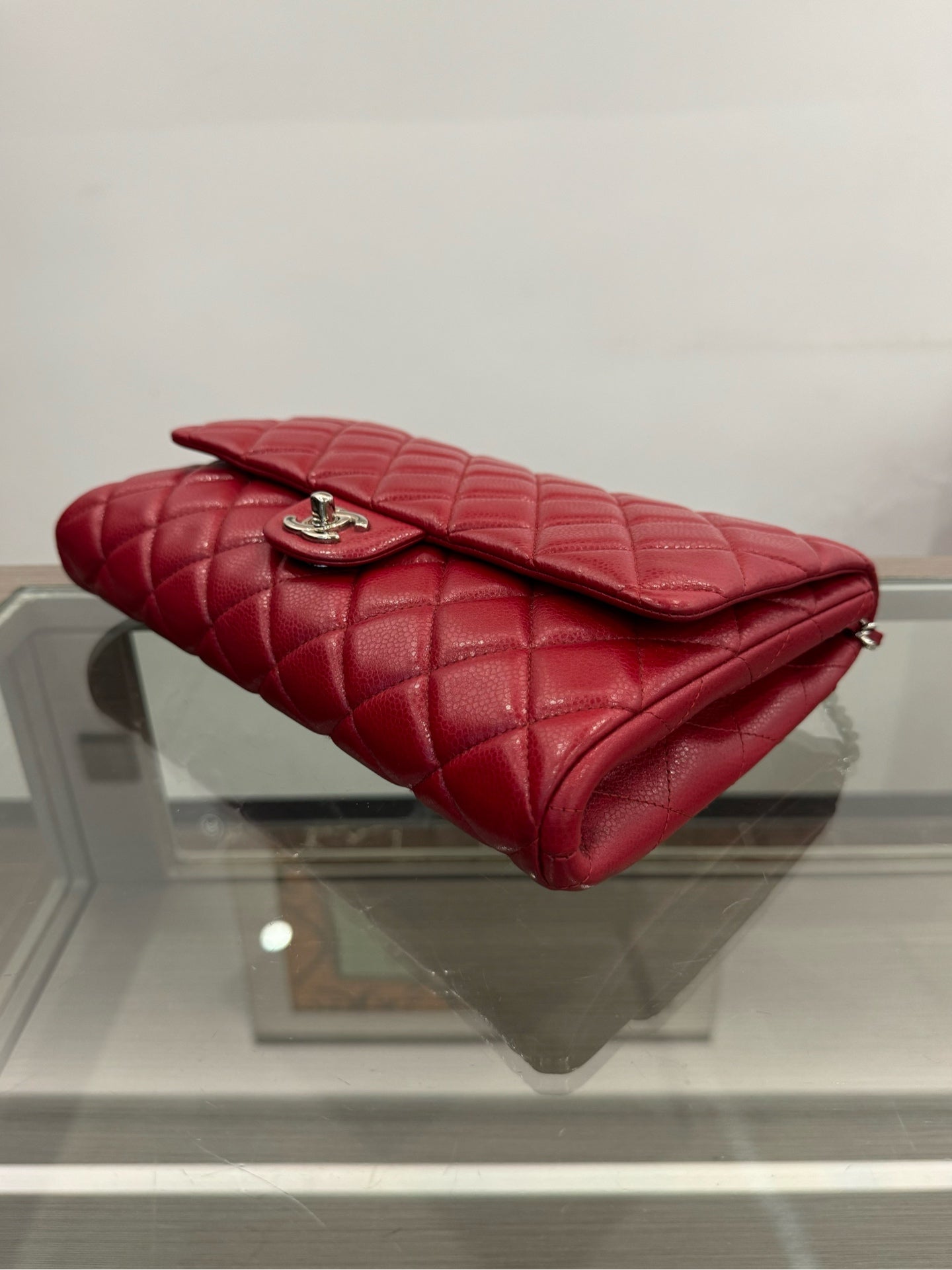 Chanel - Classic Flap Chain Bag - Caviar leather - Red - (Medium)