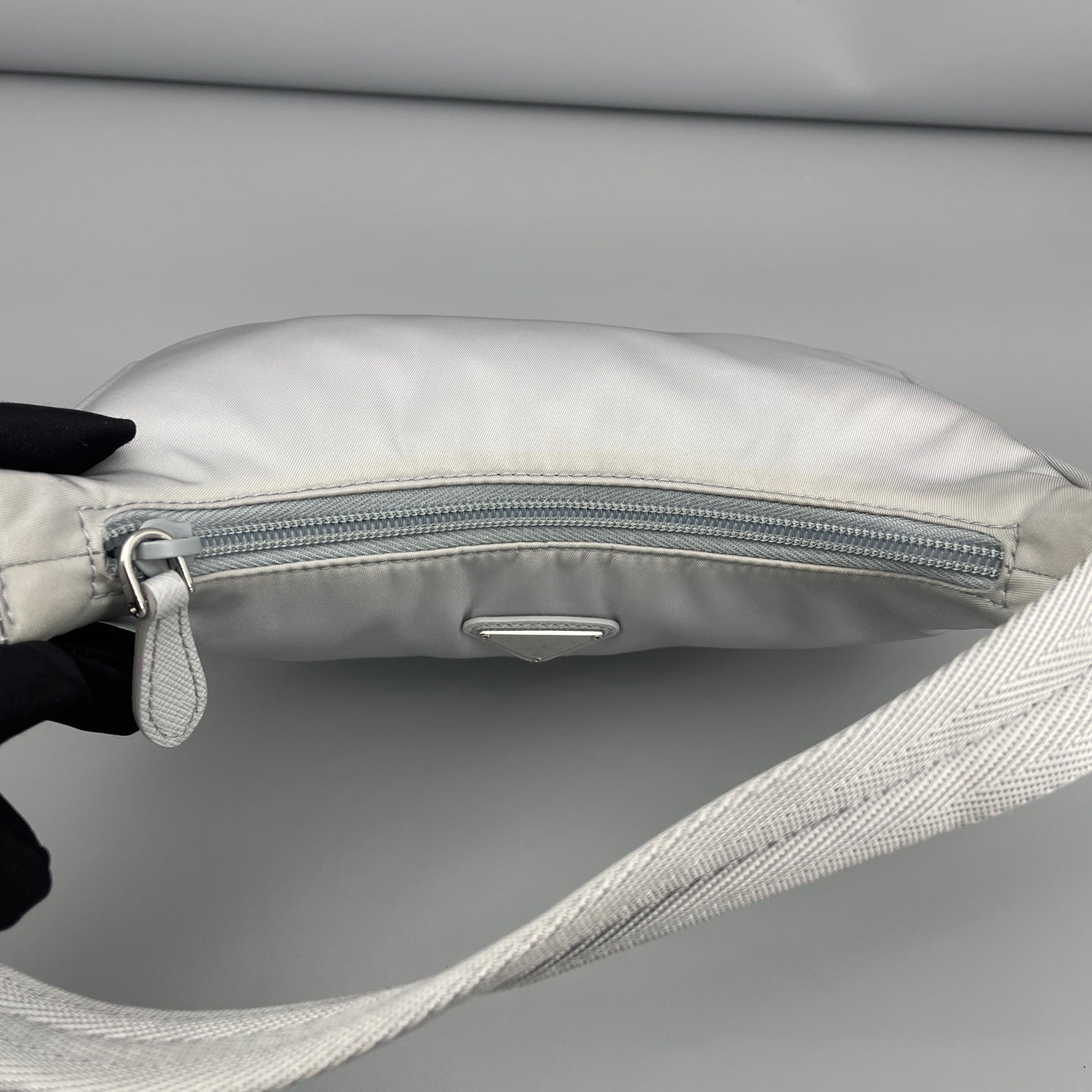Prada - Re-Edition 2000 Nylon Hobo - Nylon - Grey - (Mini)