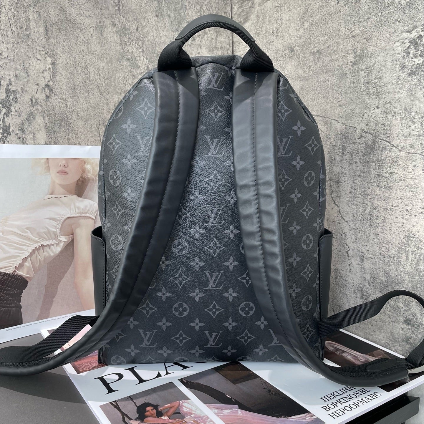 Louis Vuitton - Discovery Backpack Monogram Eclipse - Monogram Eclipse coated canvas with leather trim - Black - (medium)