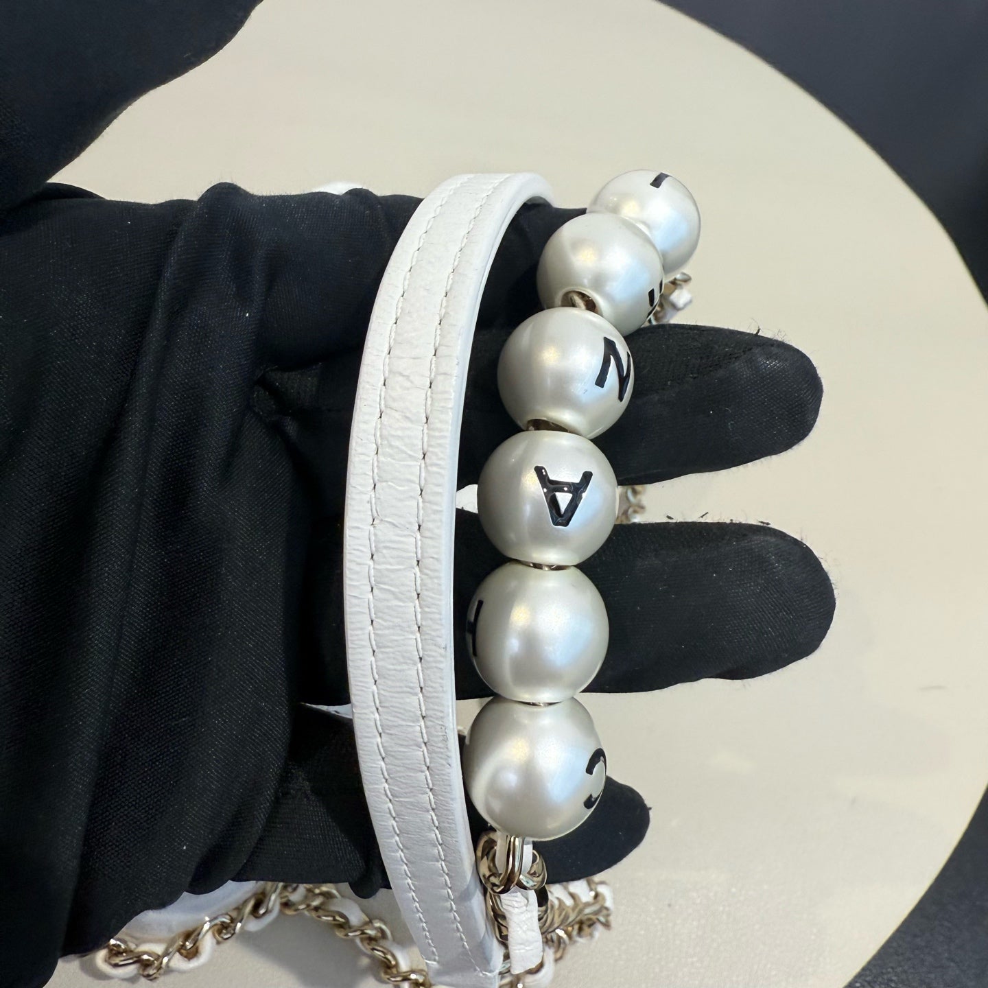 Chanel - Phone Holder with Pearl Chain - Lambskin leather - White - (mini)