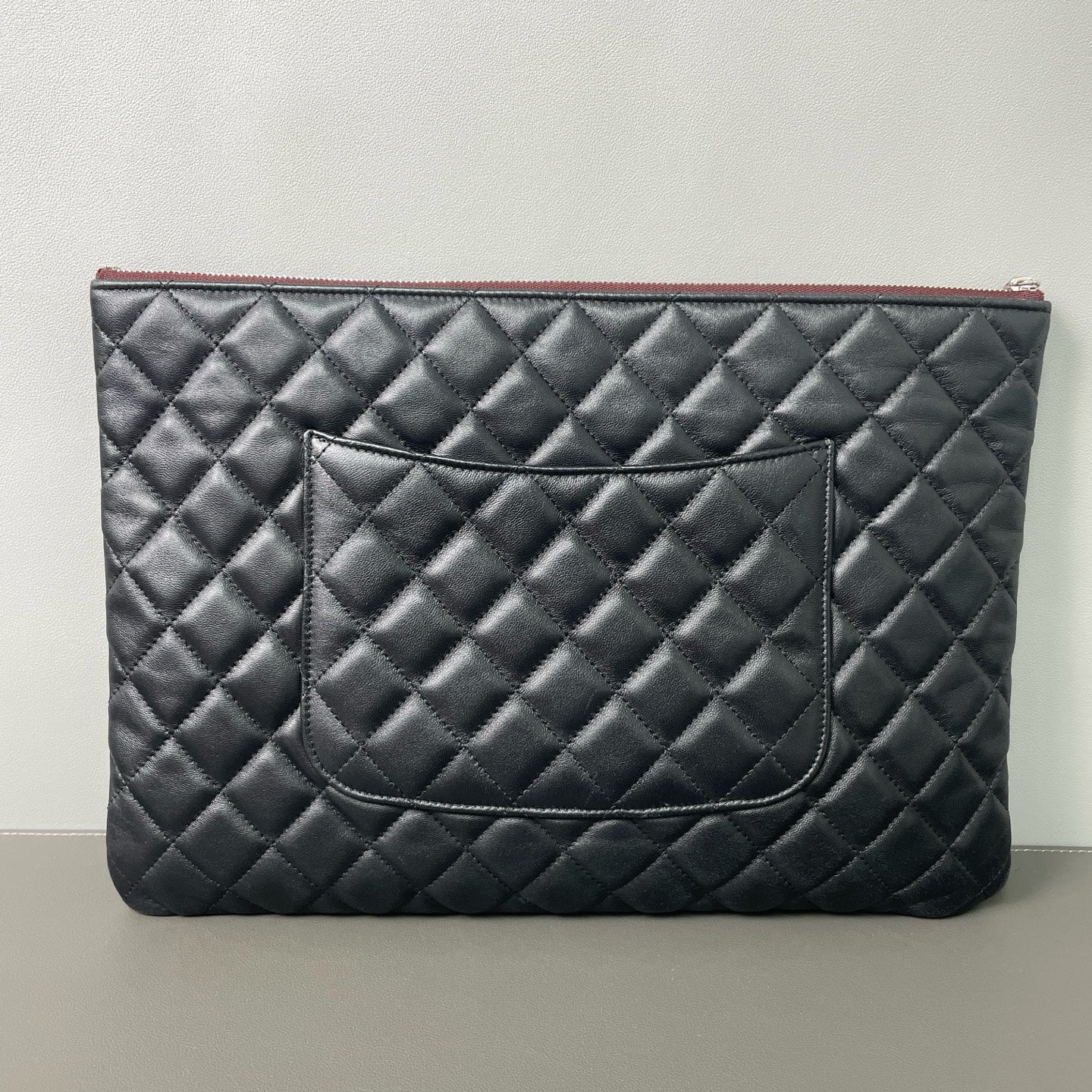 Chanel - Classic Quilted Clutch - Lambskin leather - Black - (Large)