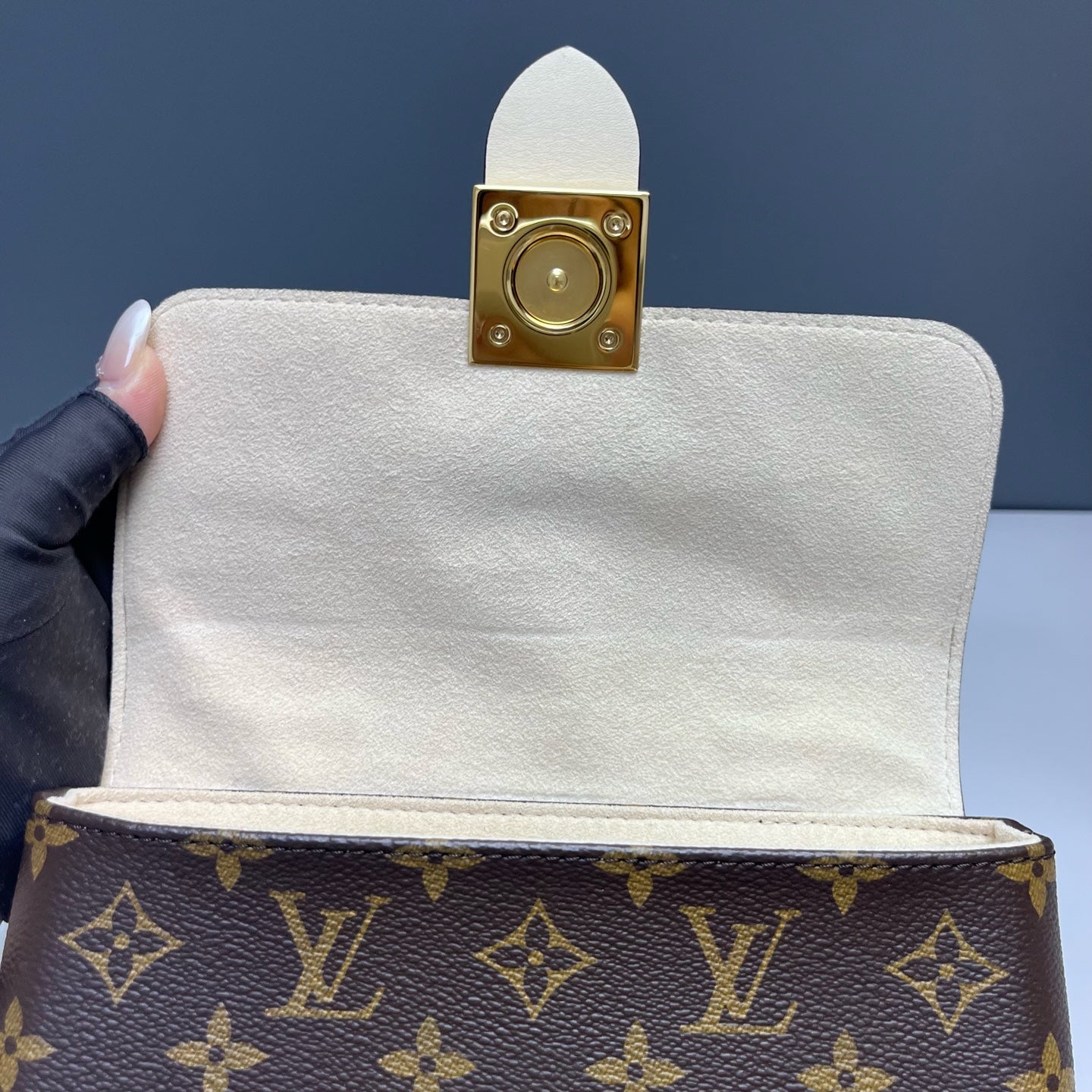 Louis Vuitton - Locky BB - Monogram coated canvas and smooth leather - Brown and Creamy White - (mini)