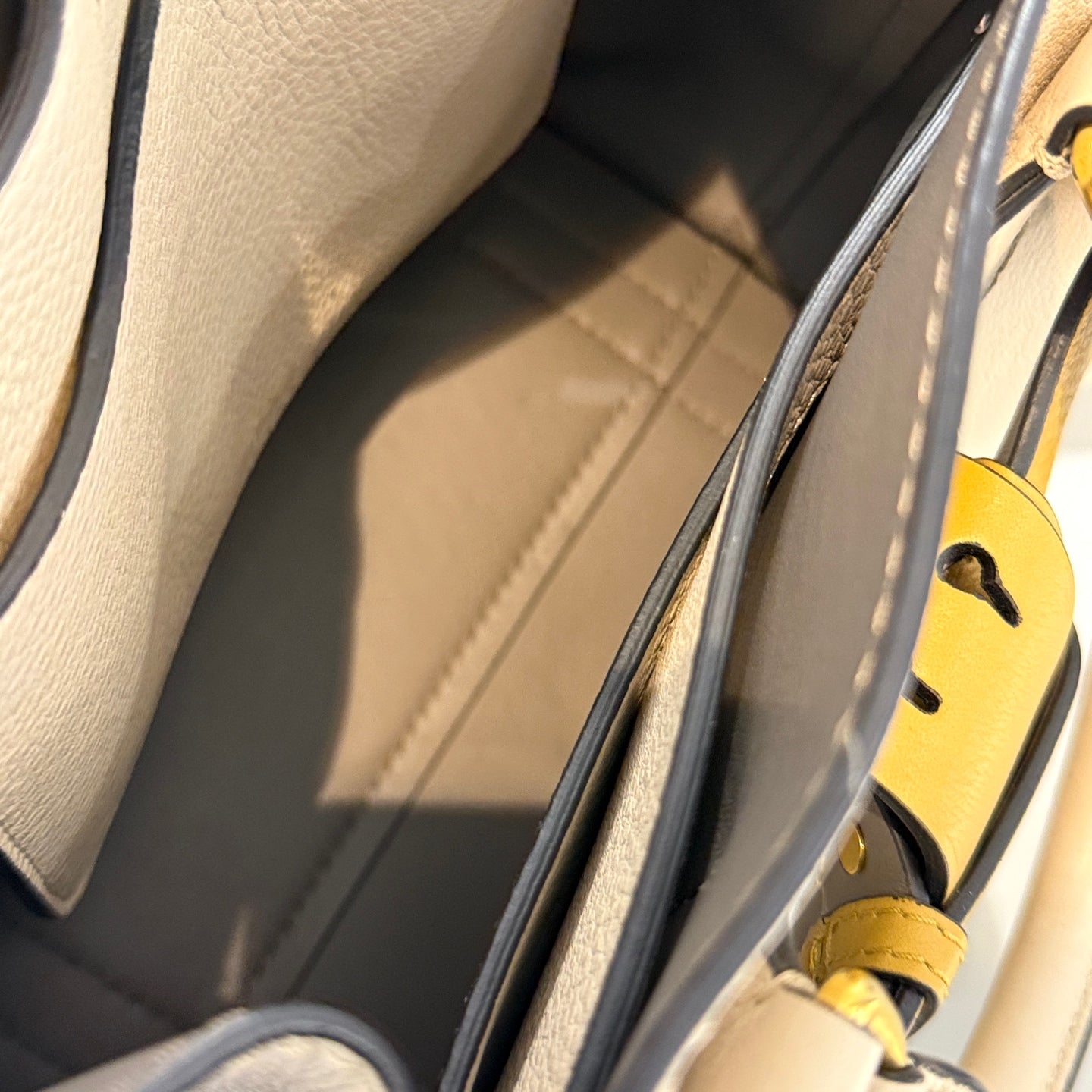 Burberry - The Belt Bag - Leather - Beige - (medium)