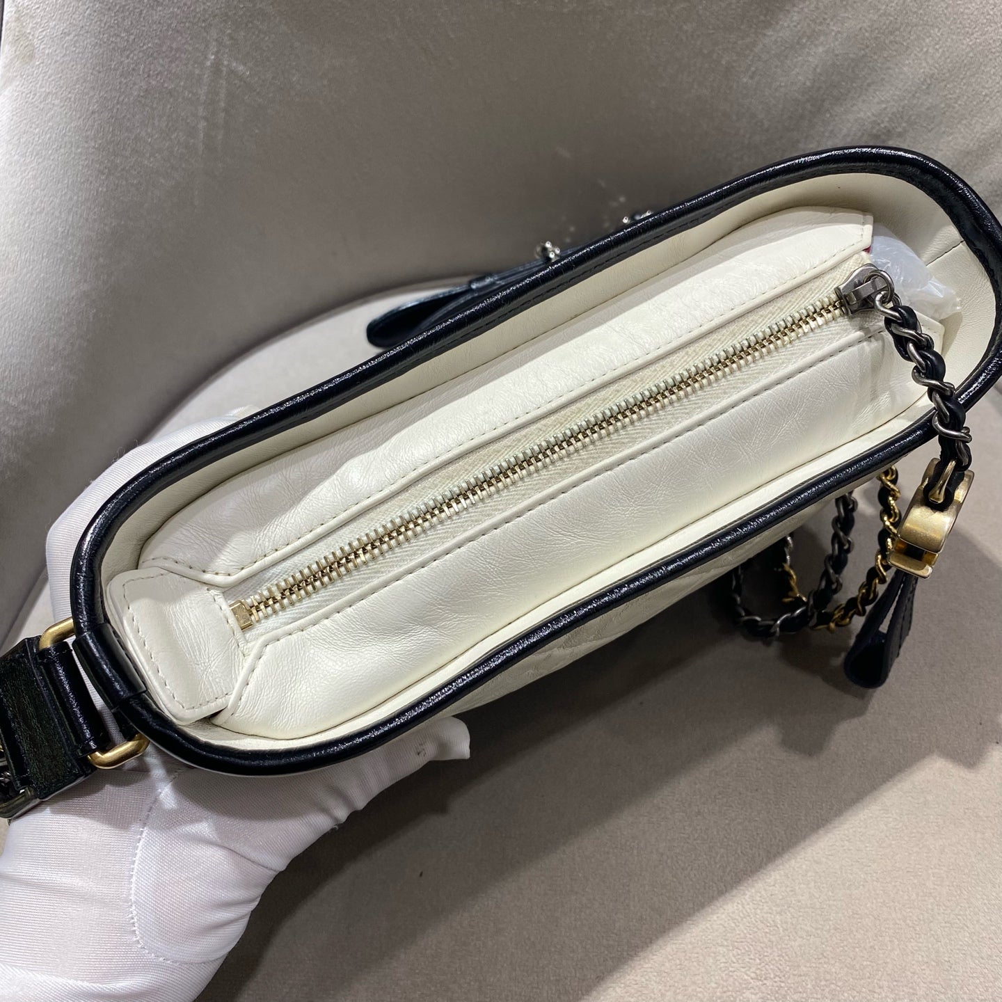Chanel - Gabrielle Hobo - Calfskin leather - Black and White - (Small)