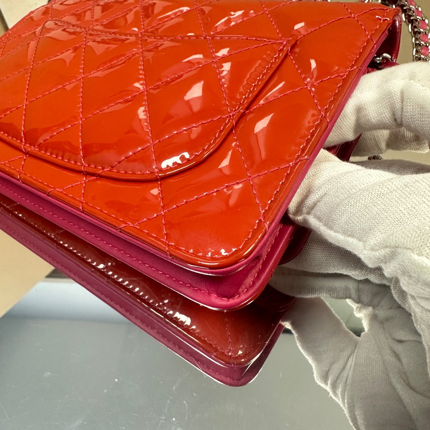 Chanel - Wallet on Chain (WOC) - Patent leather - Vibrant Orange-Red with Pink accents - (Mini)