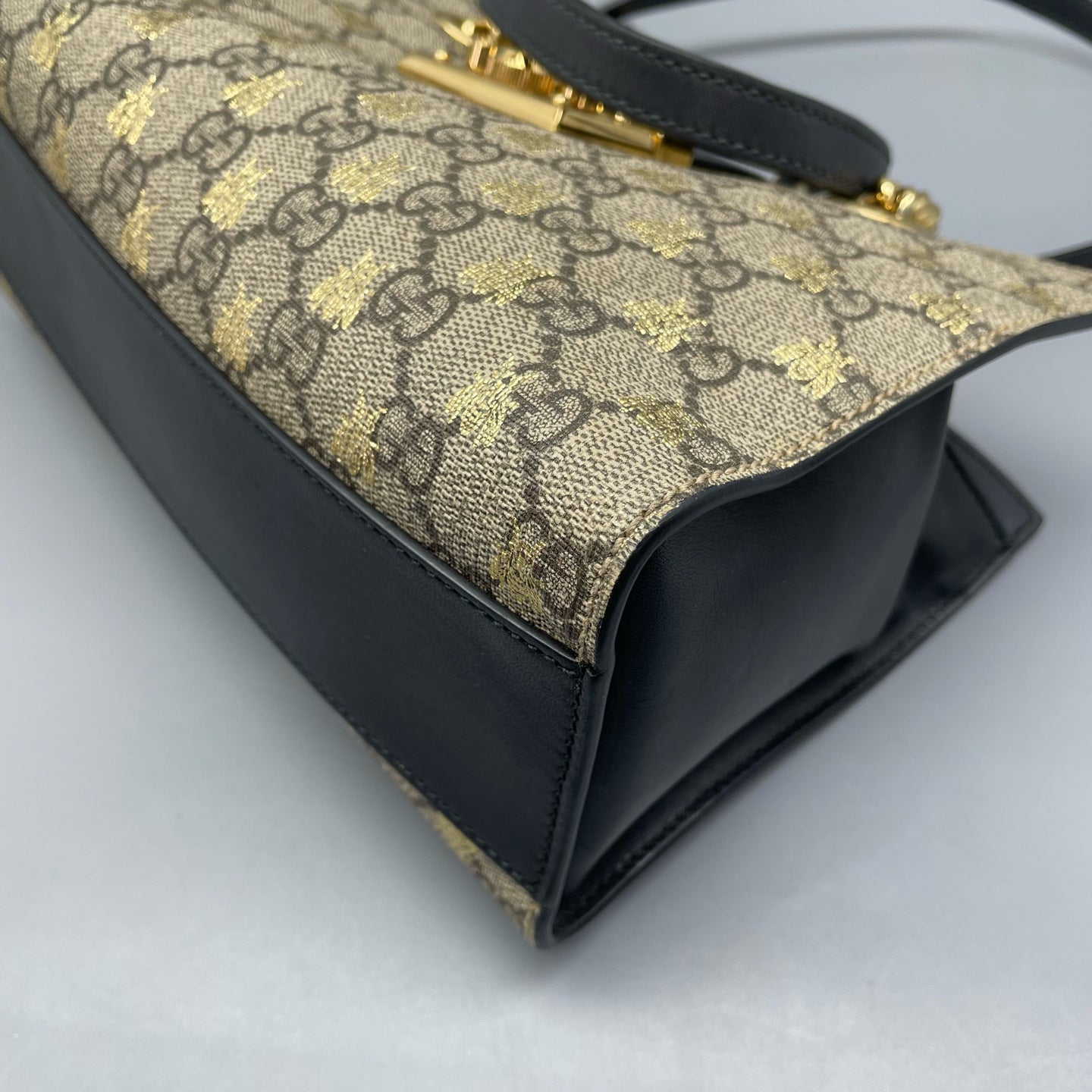 Gucci - Padlock Small GG Supreme Bee Shoulder Bag (261710) - GG Supreme coated canvas with leather trim - Beige and Black with Gold Accents - (small)