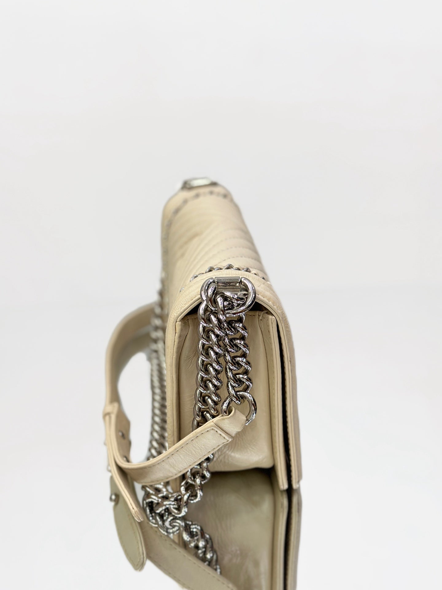Chanel - Le Boy - Oil wax calfskin - Beige - (Medium)
